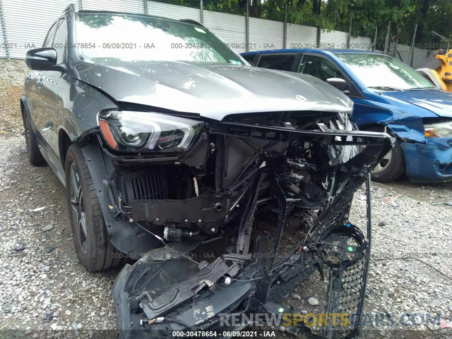 6 Photograph of a damaged car 4JGFB4KB3LA210967 MERCEDES-BENZ GLE 2020