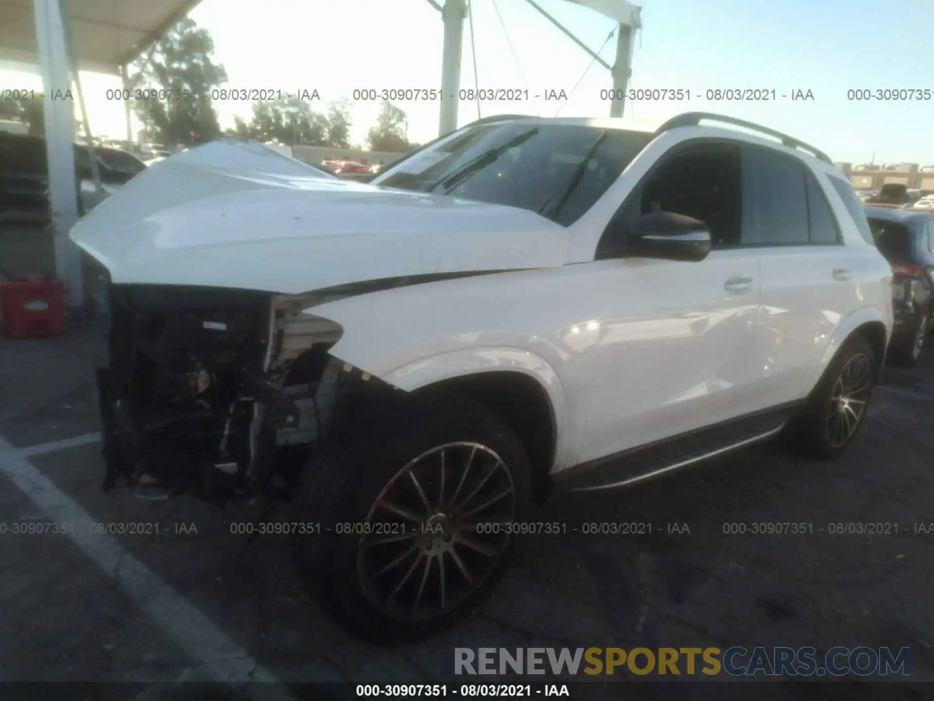 2 Photograph of a damaged car 4JGFB4KB3LA211245 MERCEDES-BENZ GLE 2020