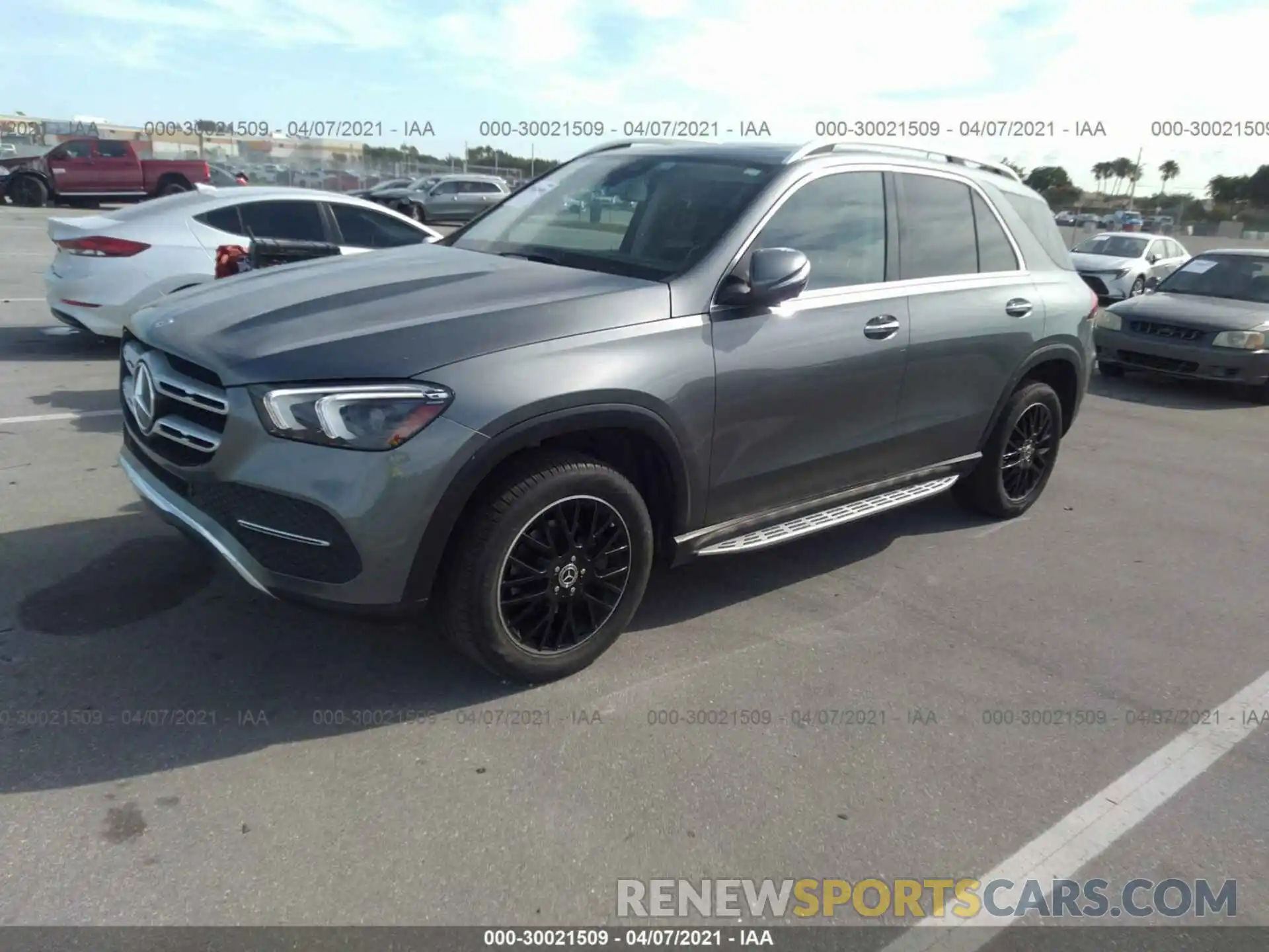 2 Photograph of a damaged car 4JGFB4KB4LA013242 MERCEDES-BENZ GLE 2020