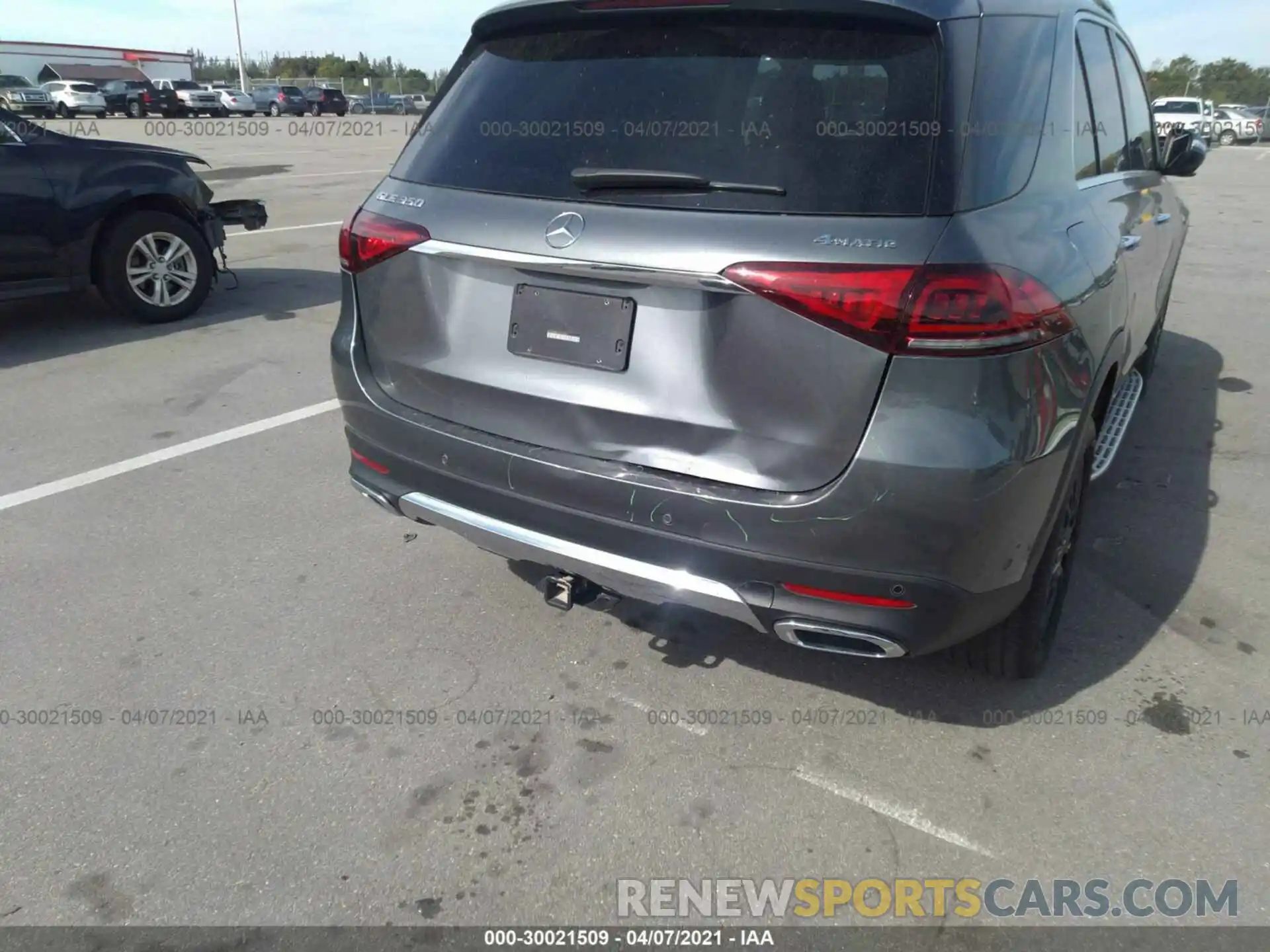 6 Photograph of a damaged car 4JGFB4KB4LA013242 MERCEDES-BENZ GLE 2020