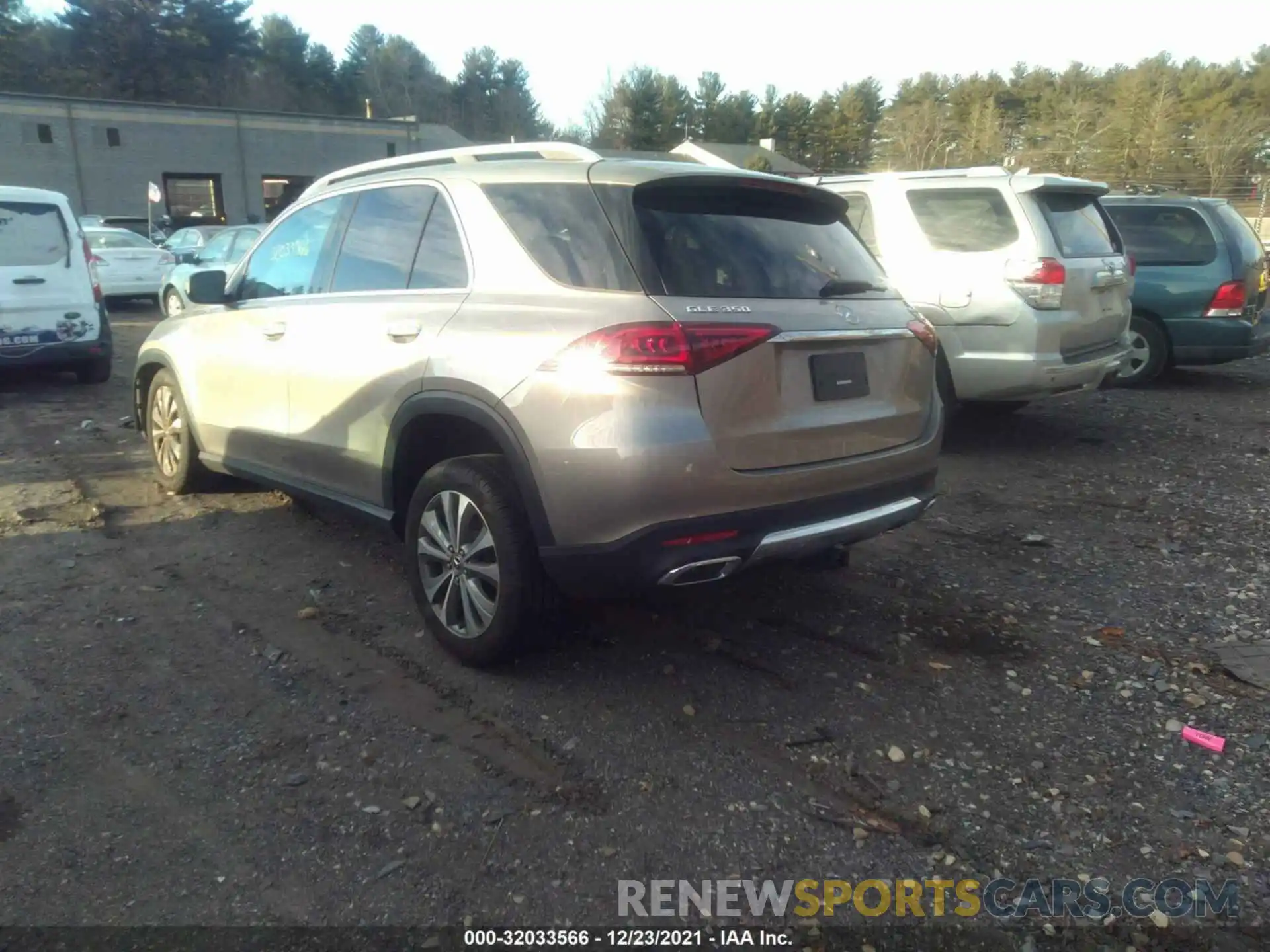 3 Photograph of a damaged car 4JGFB4KB5LA011158 MERCEDES-BENZ GLE 2020