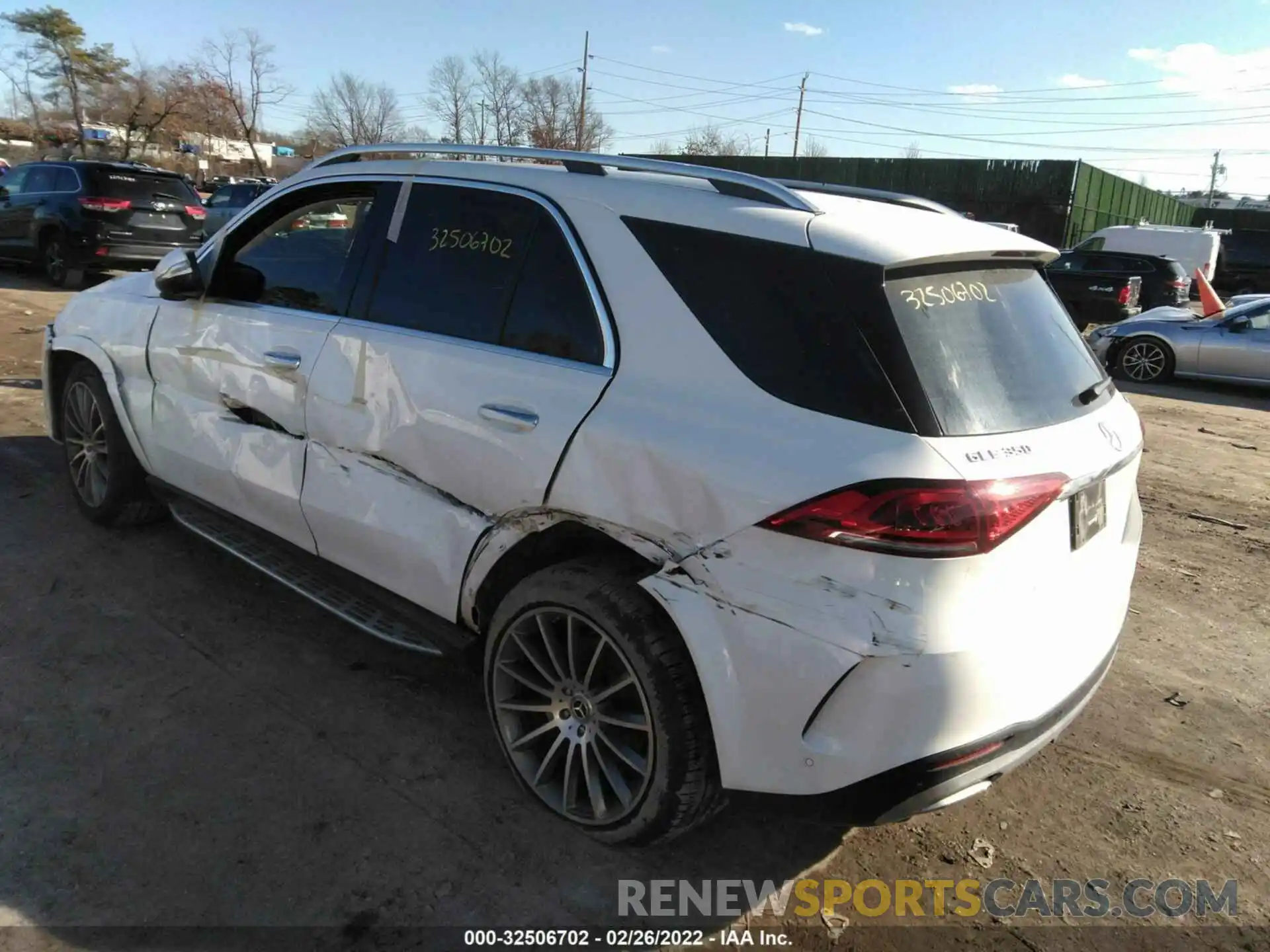 3 Photograph of a damaged car 4JGFB4KB5LA074180 MERCEDES-BENZ GLE 2020