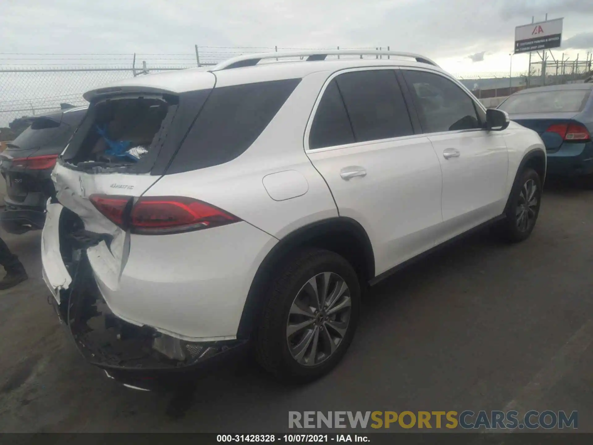 4 Photograph of a damaged car 4JGFB4KB6LA009760 MERCEDES-BENZ GLE 2020