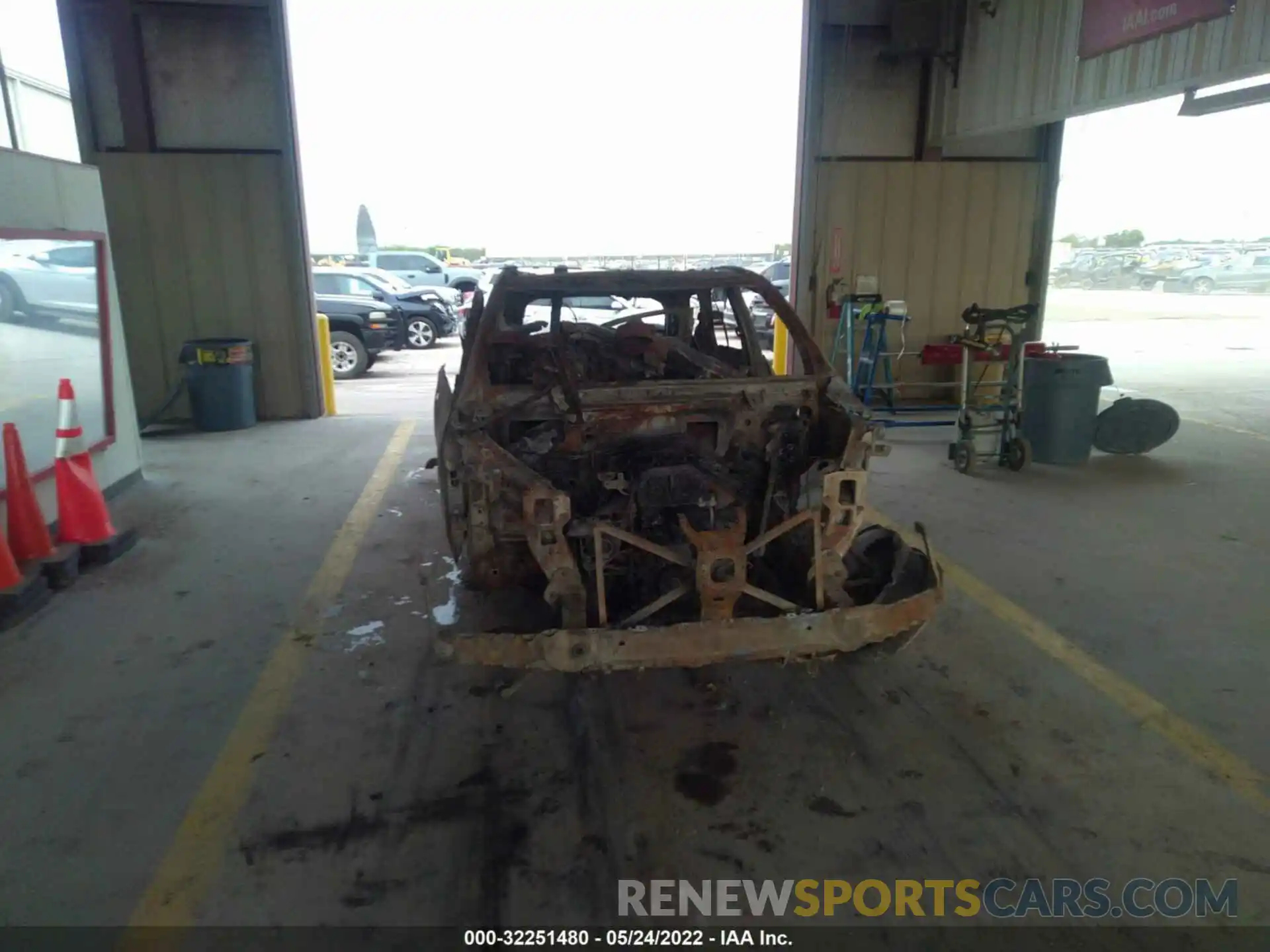 6 Photograph of a damaged car 4JGFB4KE0LA054218 MERCEDES-BENZ GLE 2020