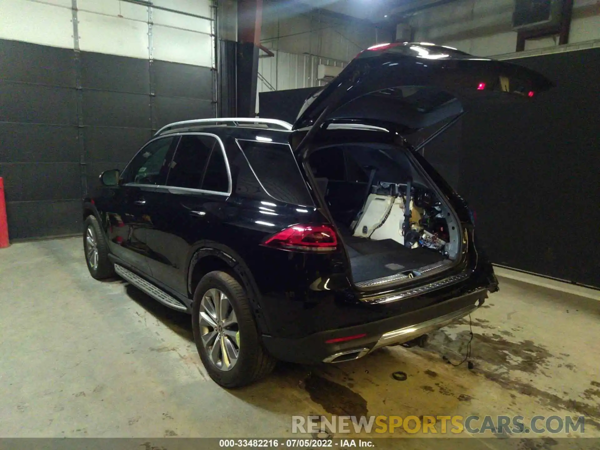 3 Photograph of a damaged car 4JGFB4KE1LA145322 MERCEDES-BENZ GLE 2020