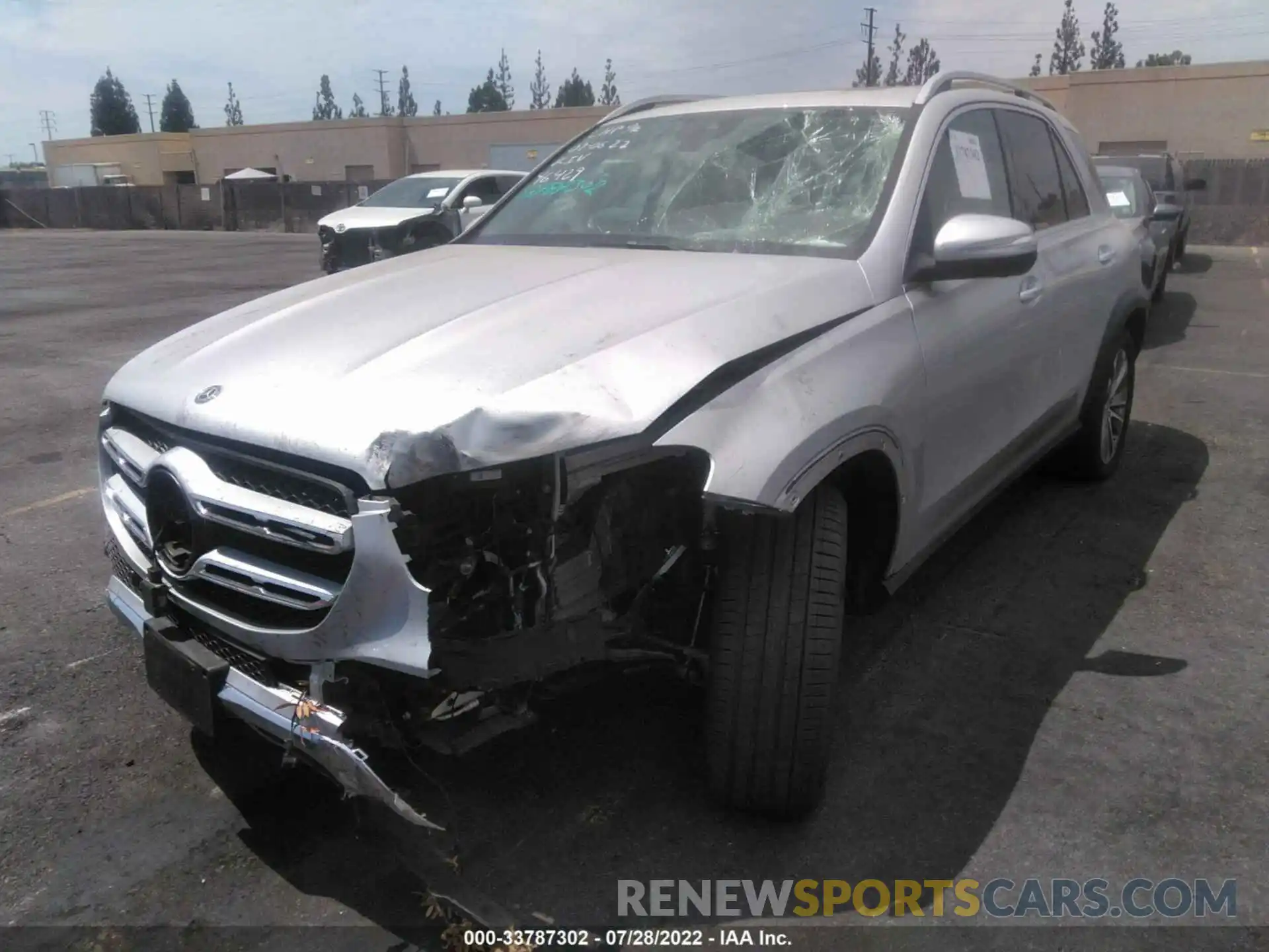 2 Photograph of a damaged car 4JGFB4KE2LA074308 MERCEDES-BENZ GLE 2020