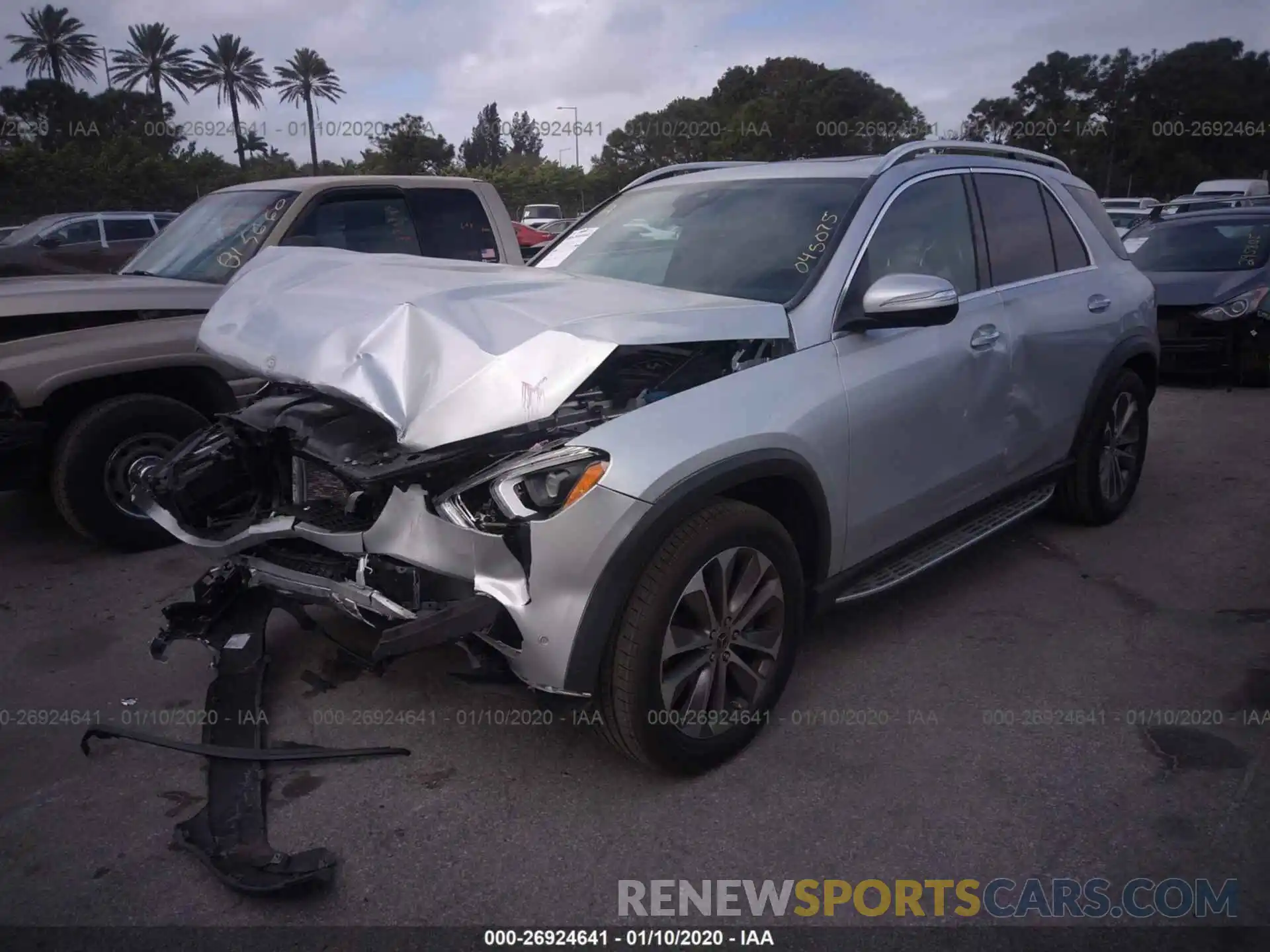 2 Photograph of a damaged car 4JGFB4KE3LA045075 MERCEDES-BENZ GLE 2020