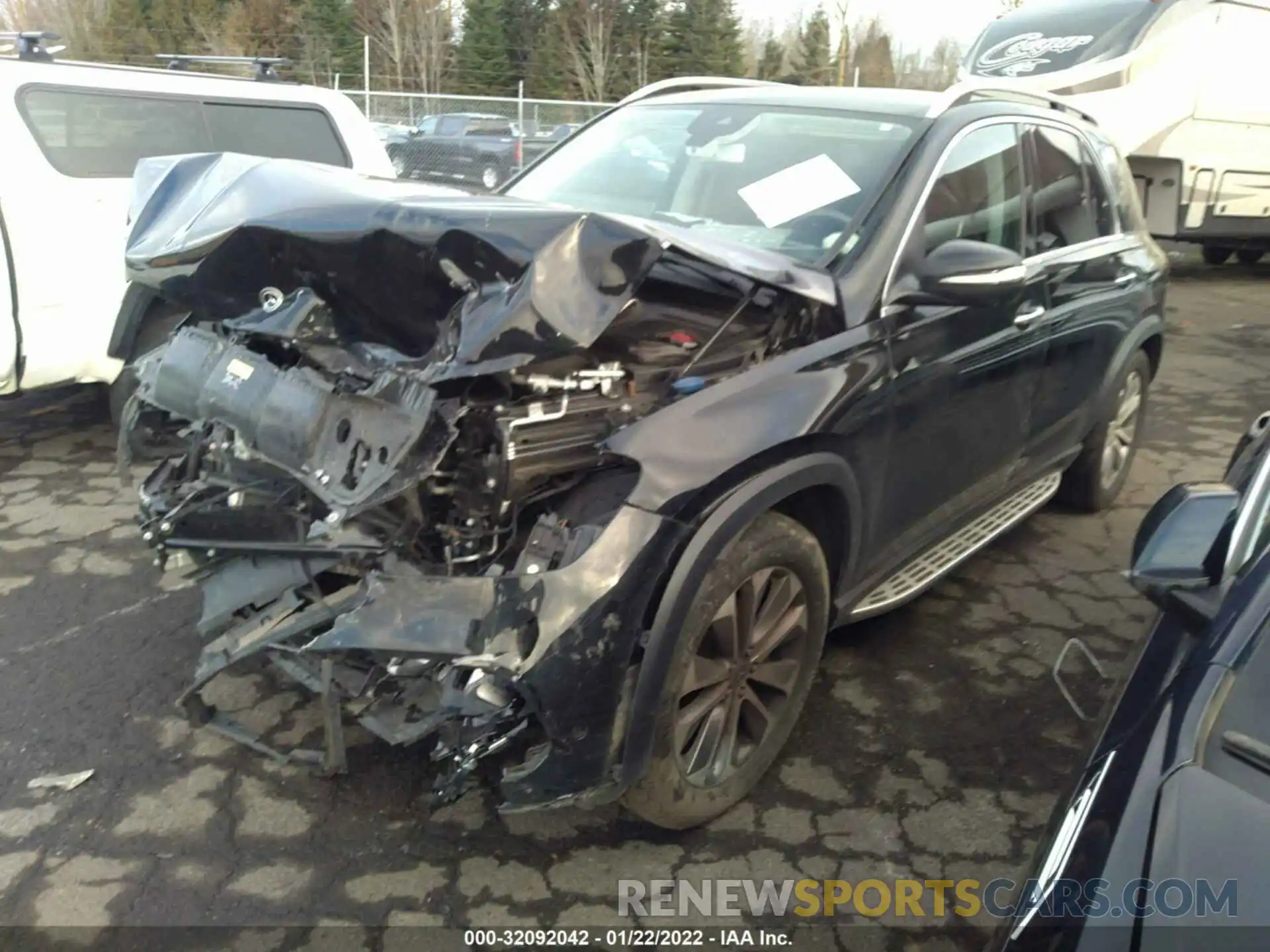 2 Photograph of a damaged car 4JGFB4KE7LA020941 MERCEDES-BENZ GLE 2020