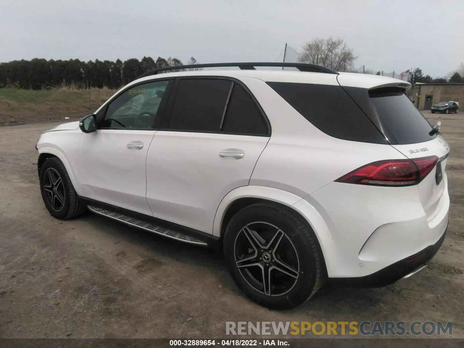 3 Photograph of a damaged car 4JGFB5KB3LA215401 MERCEDES-BENZ GLE 2020