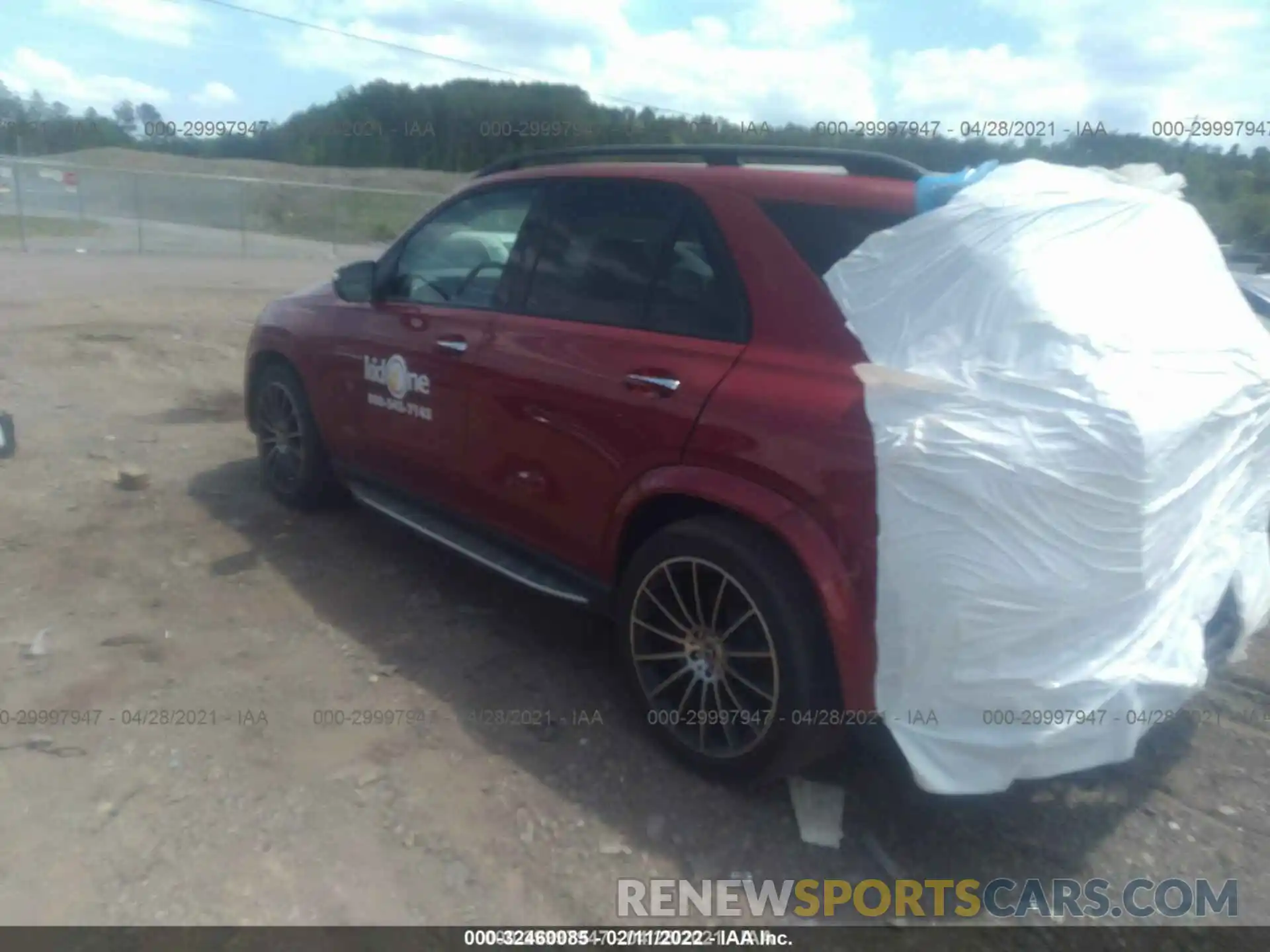 3 Photograph of a damaged car 4JGFB5KE0LA024092 MERCEDES-BENZ GLE 2020