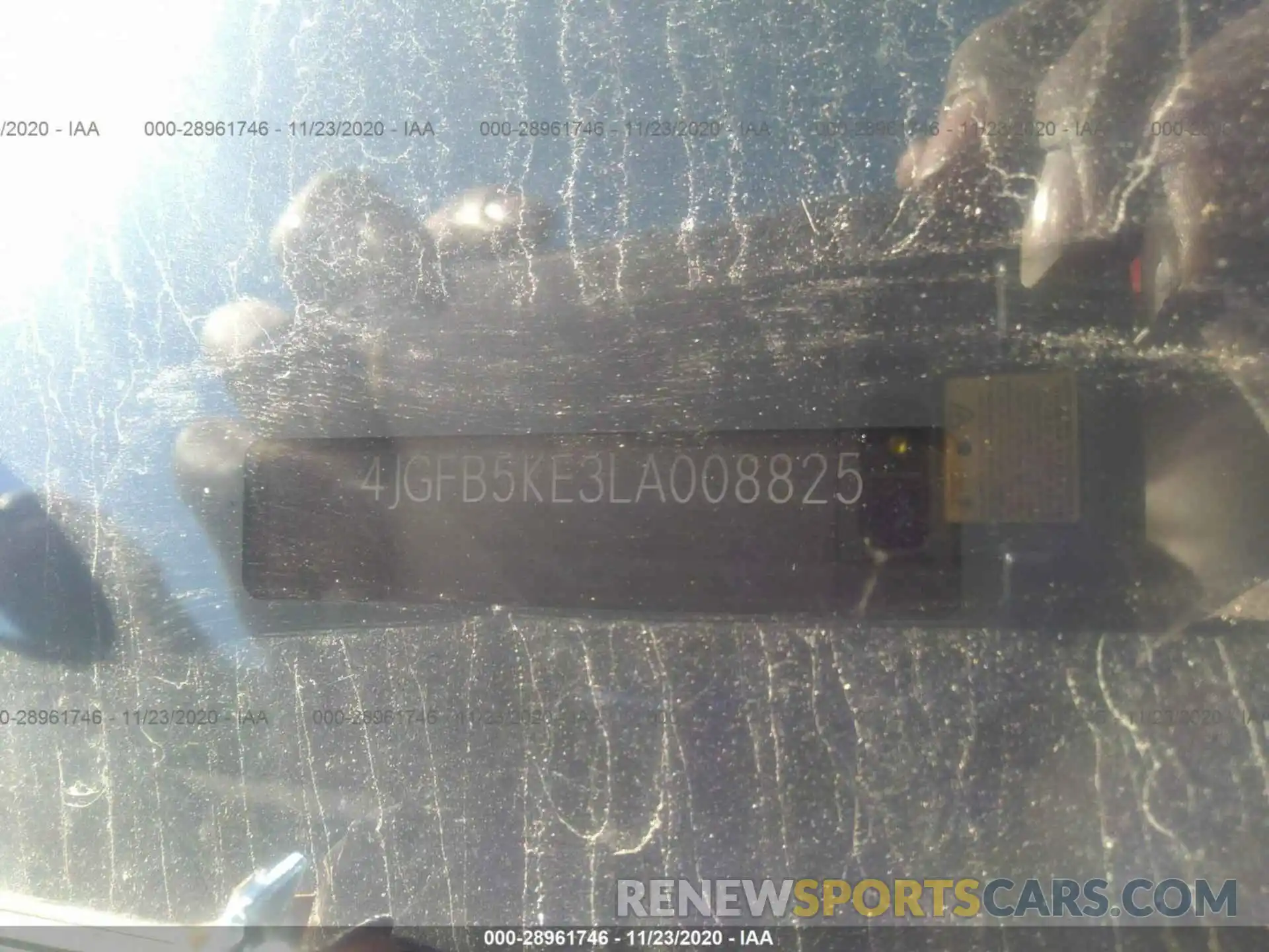 9 Photograph of a damaged car 4JGFB5KE3LA008825 MERCEDES-BENZ GLE 2020