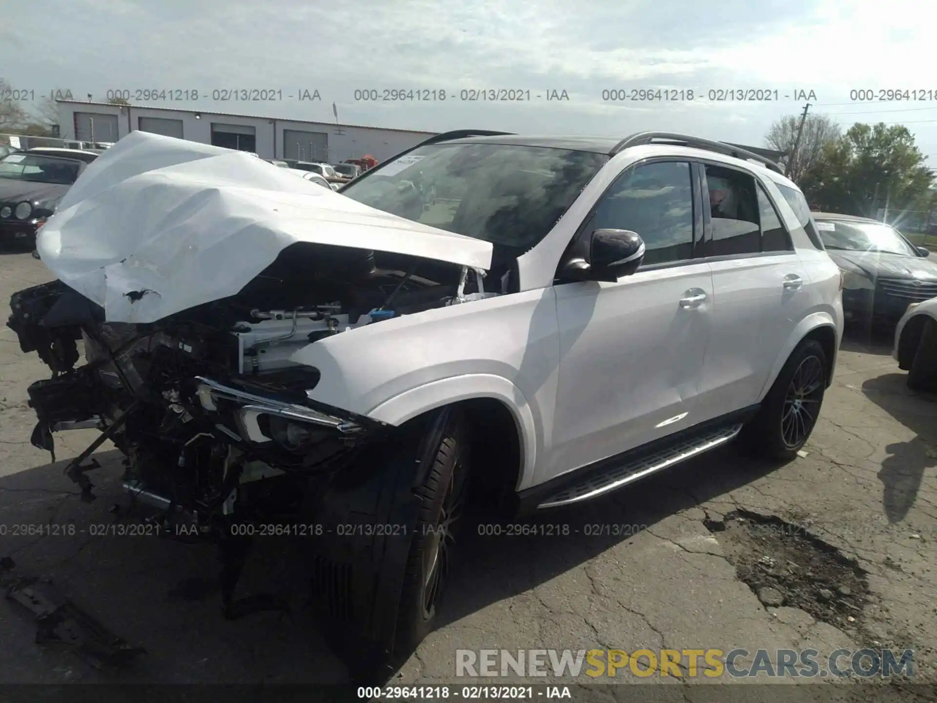 2 Photograph of a damaged car 4JGFB4JB2MA404747 MERCEDES-BENZ GLE 2021