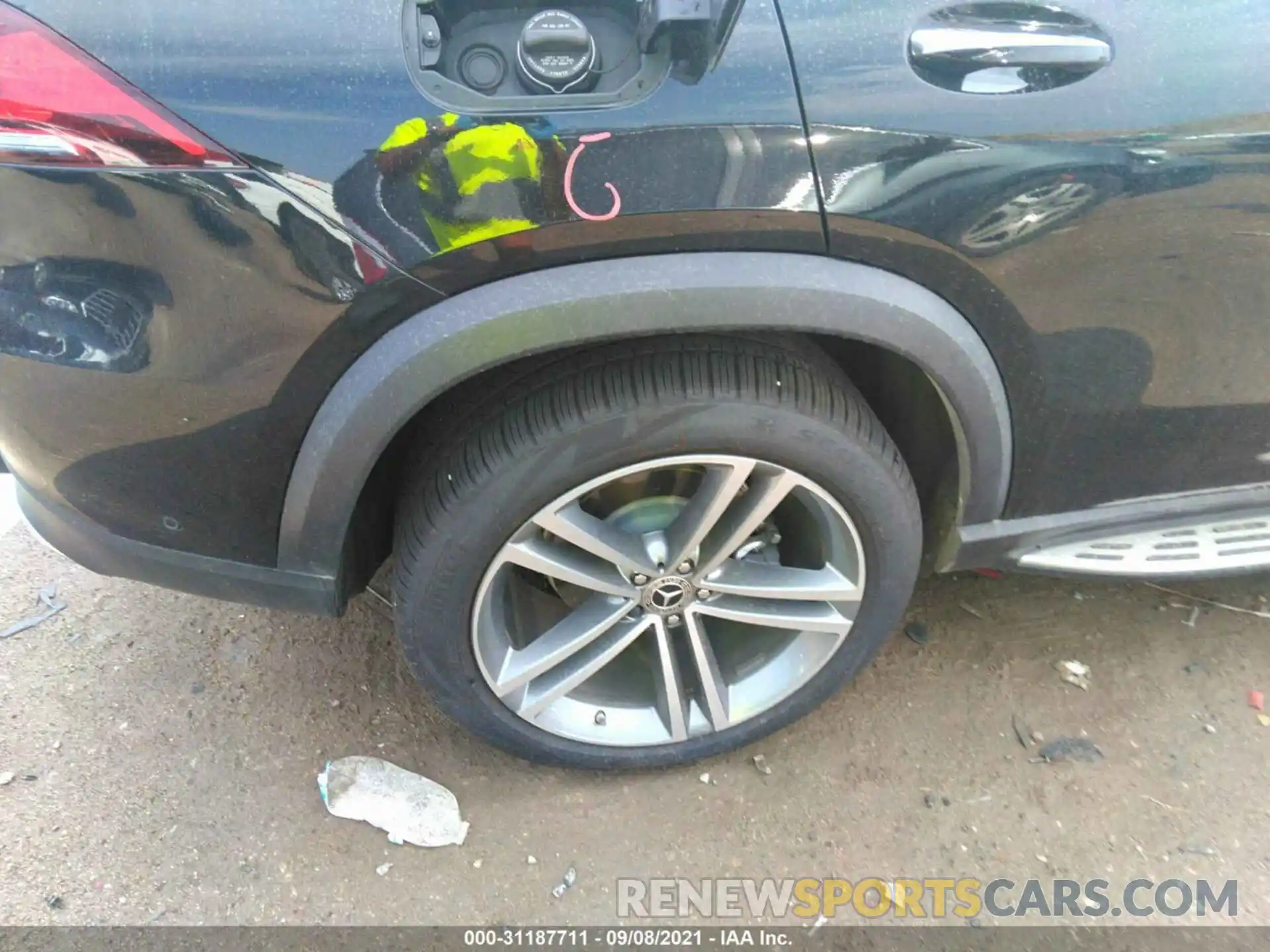 15 Photograph of a damaged car 4JGFB4JB4MA457367 MERCEDES-BENZ GLE 2021