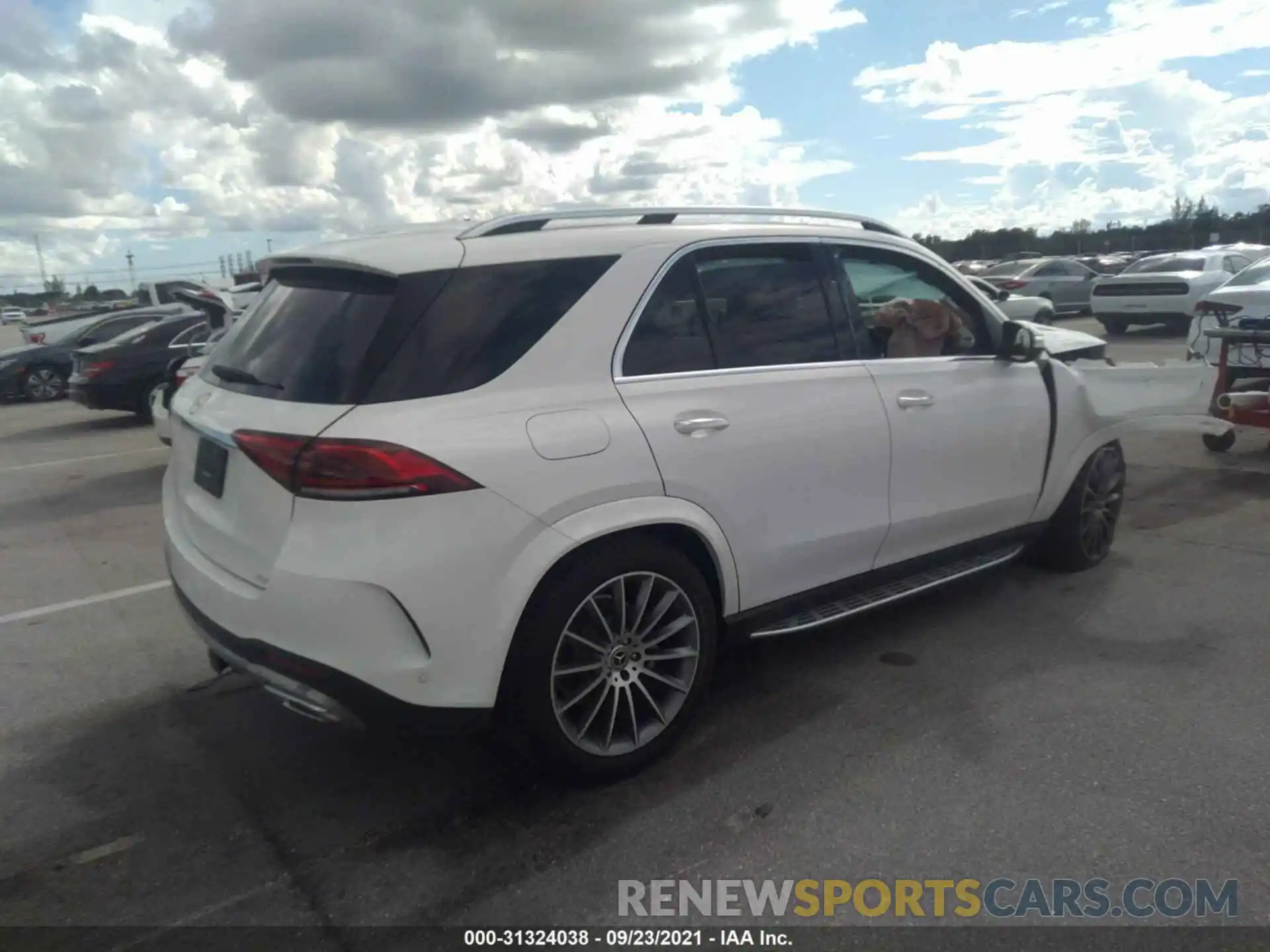 4 Photograph of a damaged car 4JGFB4JB6MA444474 MERCEDES-BENZ GLE 2021