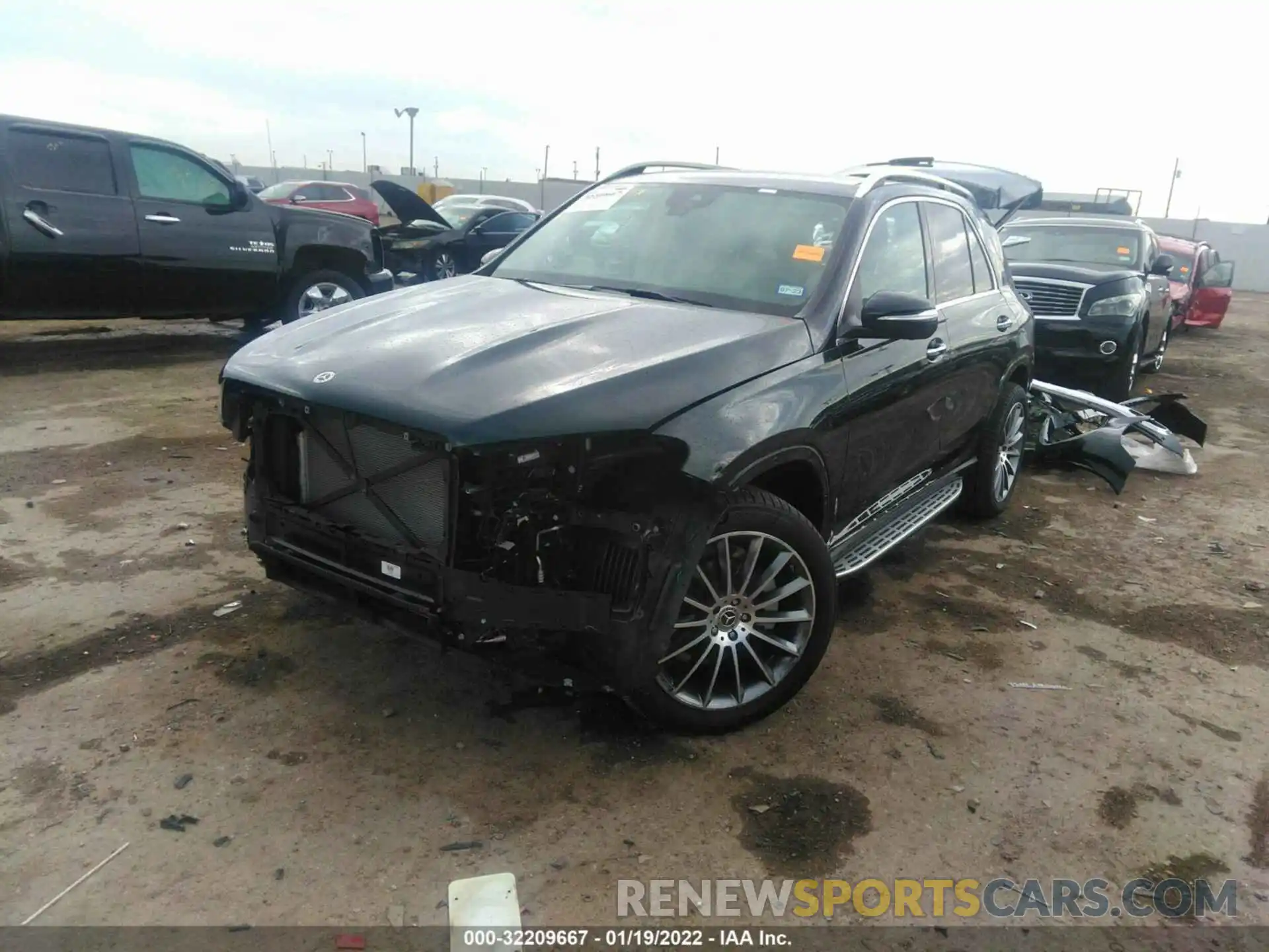 2 Photograph of a damaged car 4JGFB4JBXMA521864 MERCEDES-BENZ GLE 2021