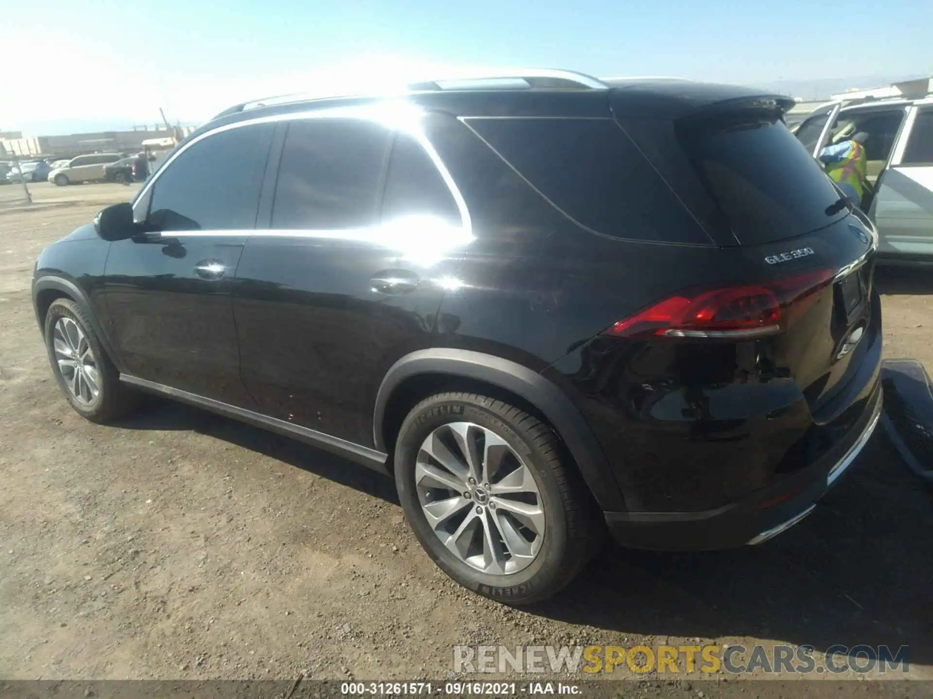 3 Photograph of a damaged car 4JGFB4KB5MA374237 MERCEDES-BENZ GLE 2021