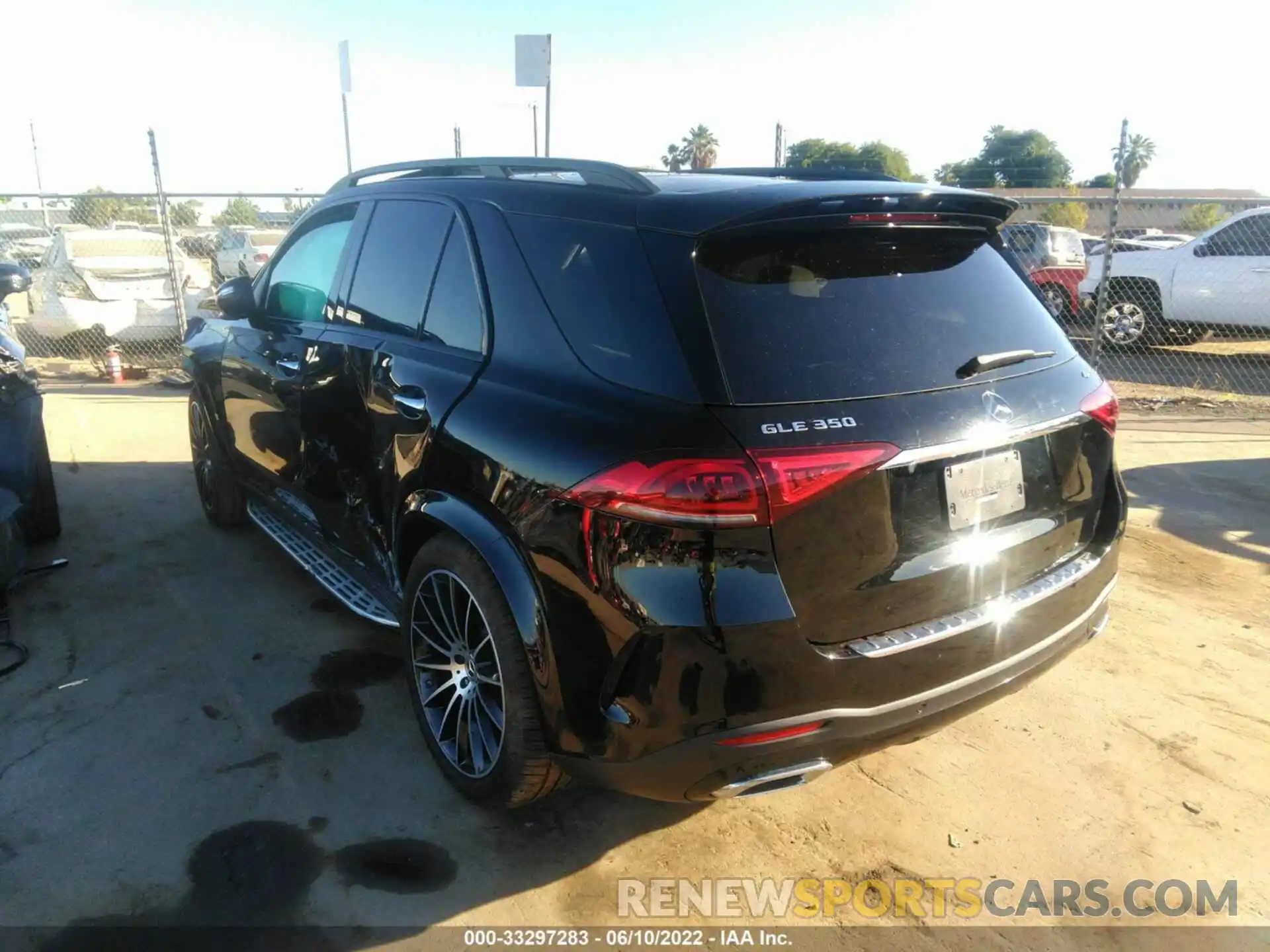 3 Photograph of a damaged car 4JGFB4KB6MA490448 MERCEDES-BENZ GLE 2021