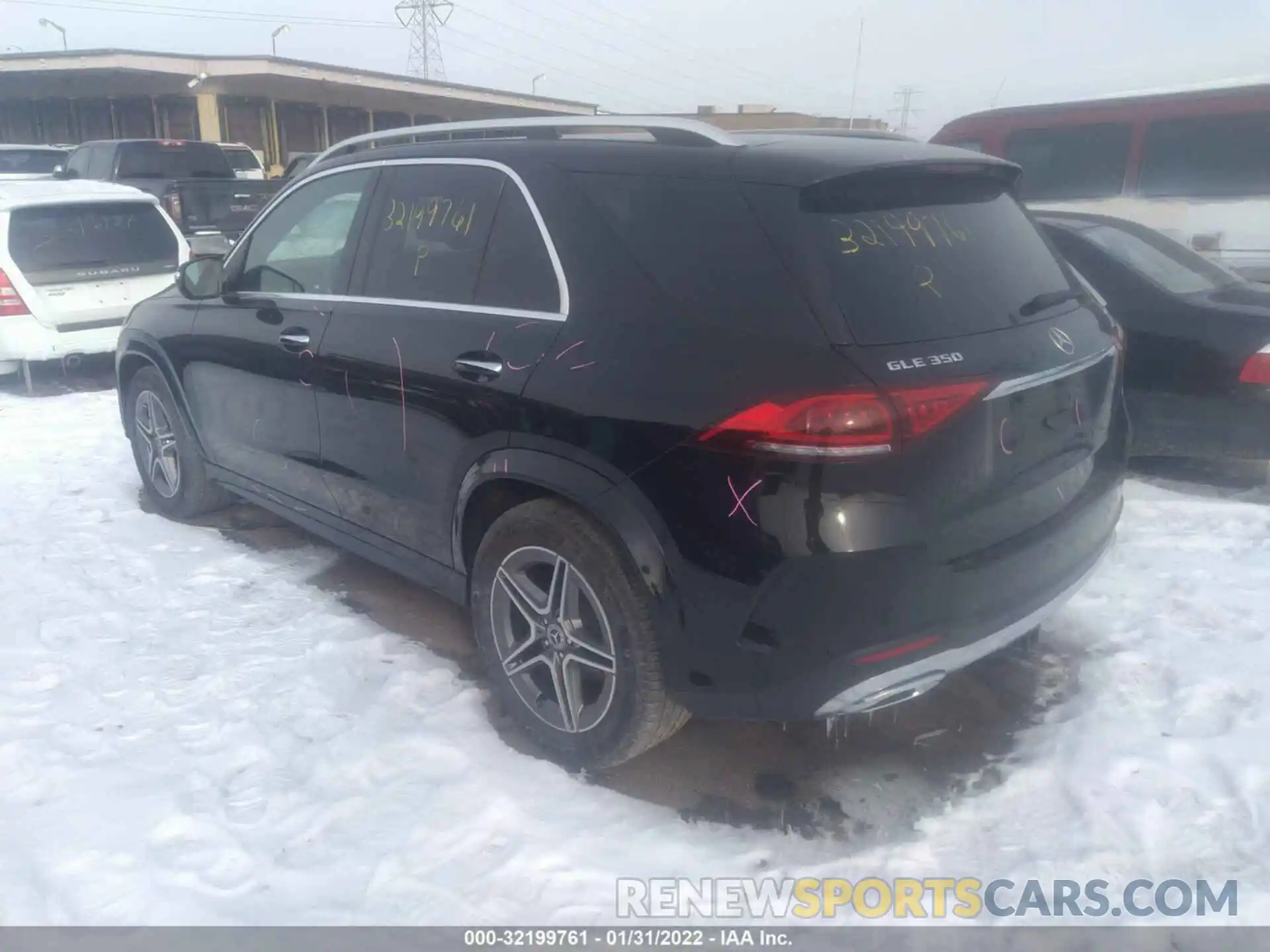 3 Photograph of a damaged car 4JGFB4KBXMA371043 MERCEDES-BENZ GLE 2021