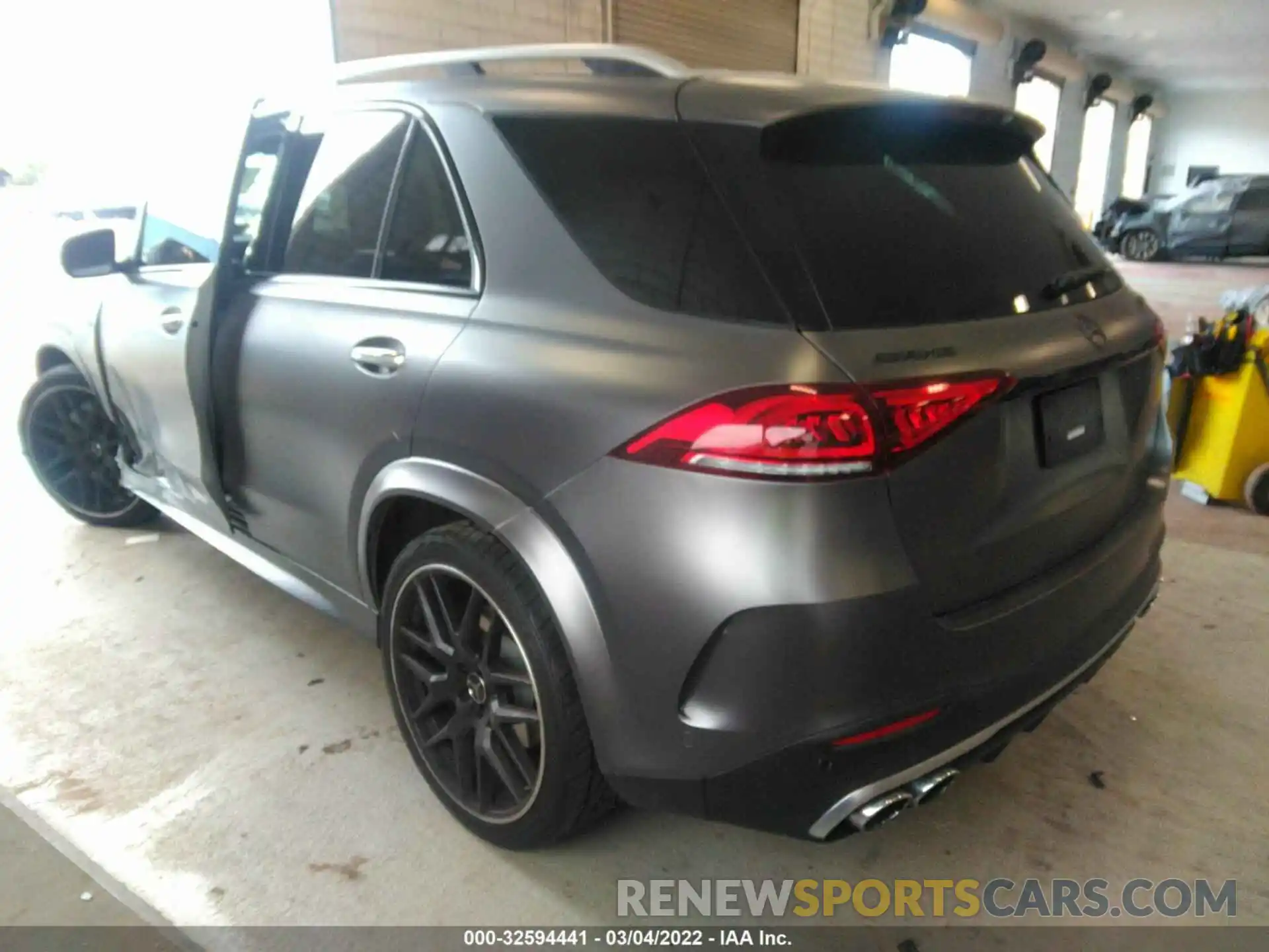 3 Photograph of a damaged car 4JGFB6BB3MA269658 MERCEDES-BENZ GLE 2021