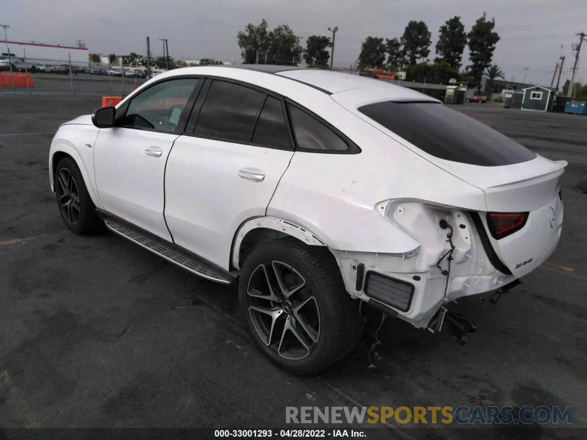 3 Photograph of a damaged car 4JGFD6BB1MA365234 MERCEDES-BENZ GLE 2021