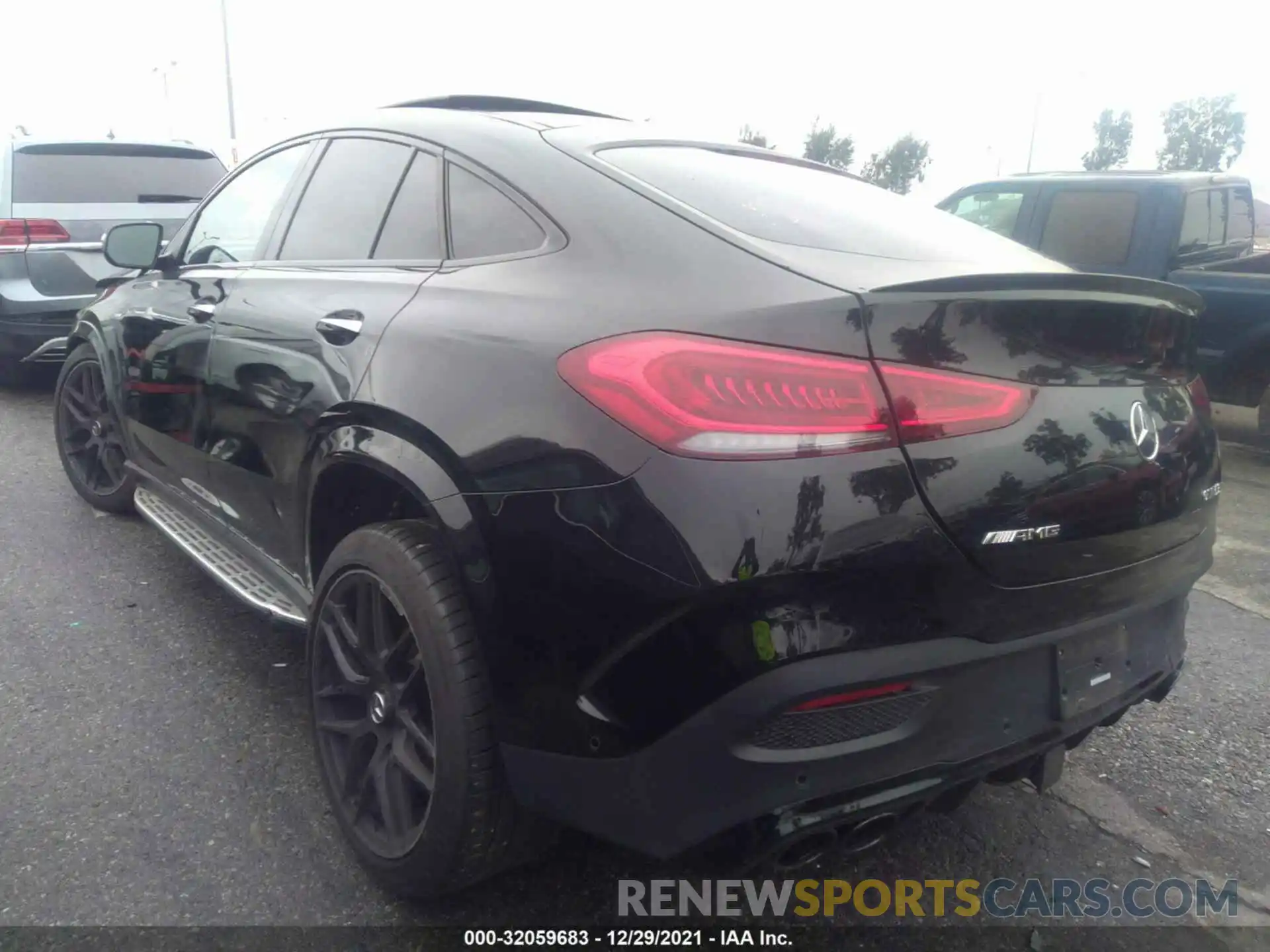 3 Photograph of a damaged car 4JGFD6BB4MA499851 MERCEDES-BENZ GLE 2021