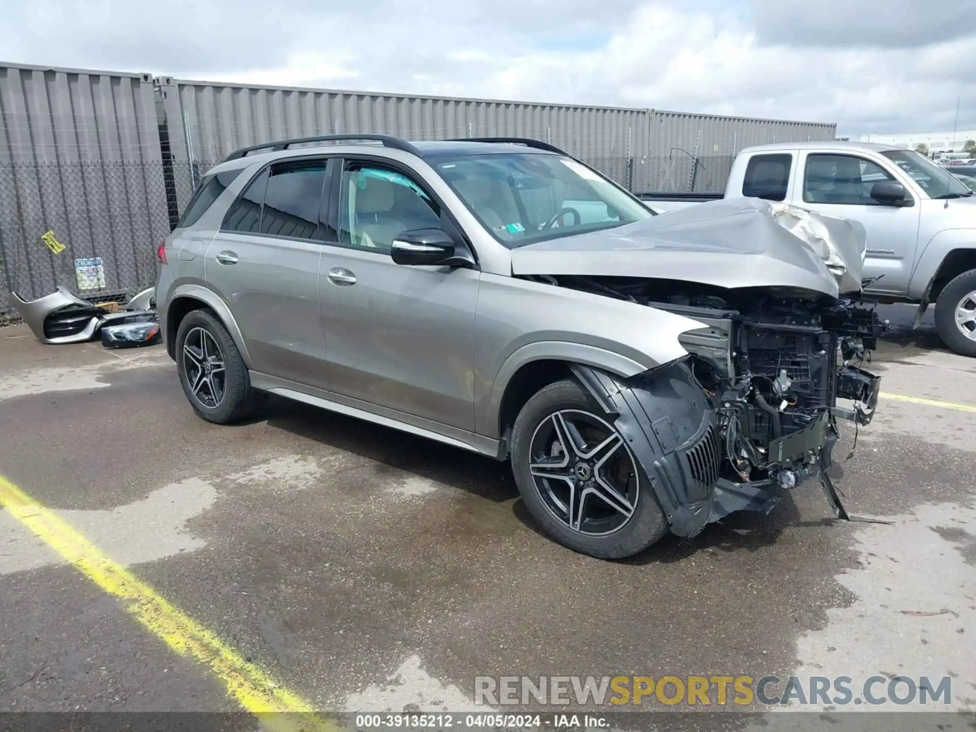 1 Photograph of a damaged car 4JGFB4JB0NA606889 MERCEDES-BENZ GLE 2022