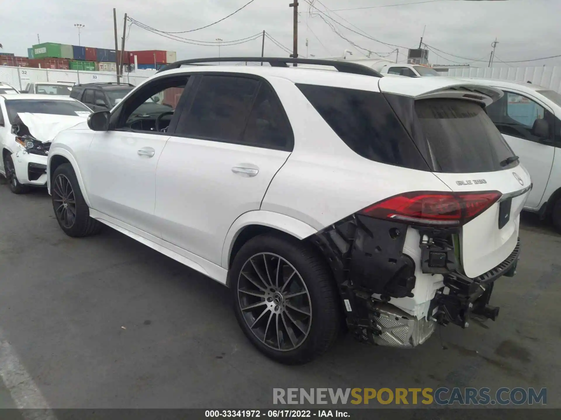 3 Photograph of a damaged car 4JGFB4JB1NA582912 MERCEDES-BENZ GLE 2022