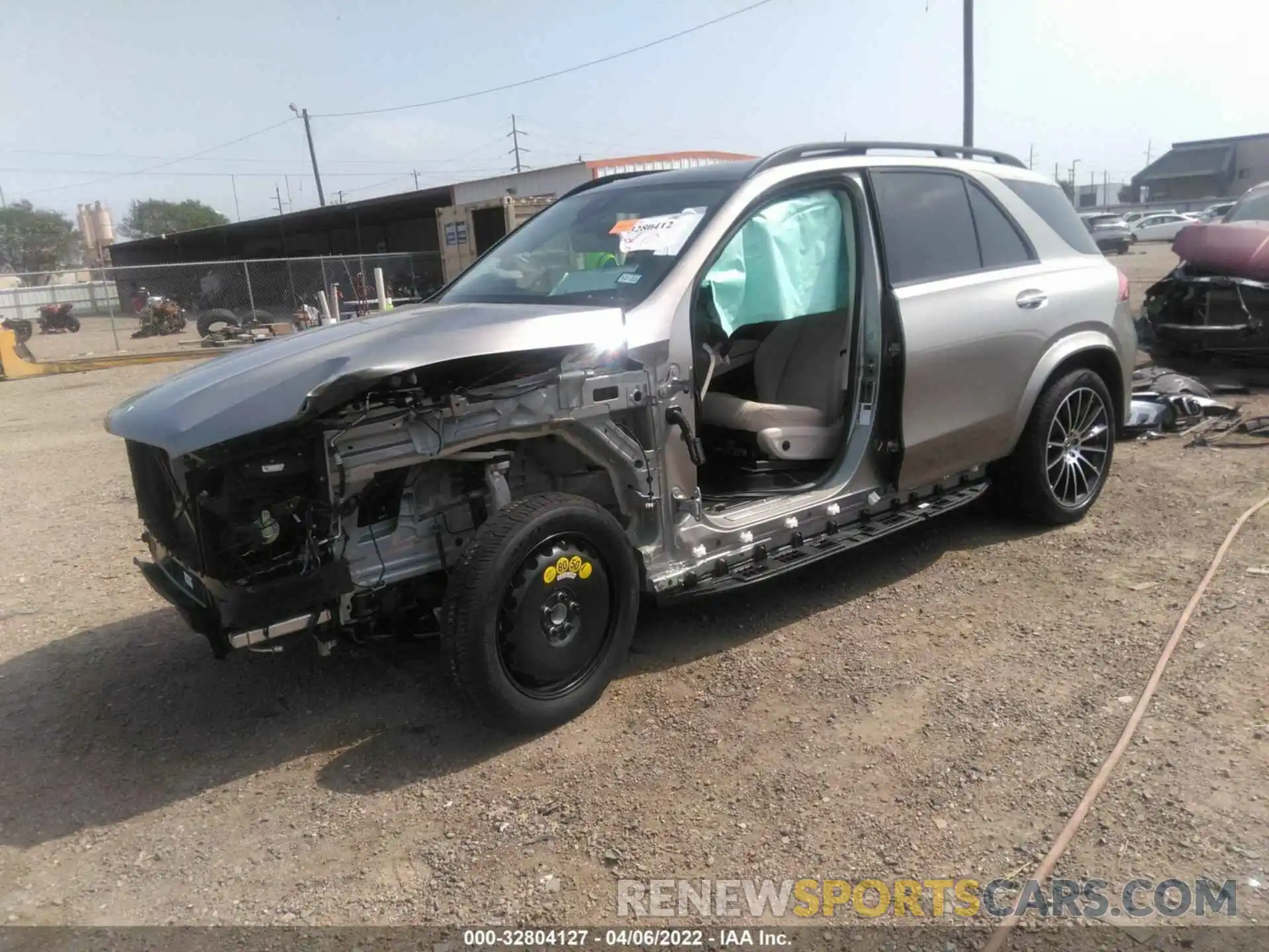 2 Photograph of a damaged car 4JGFB4JB2NA652403 MERCEDES-BENZ GLE 2022