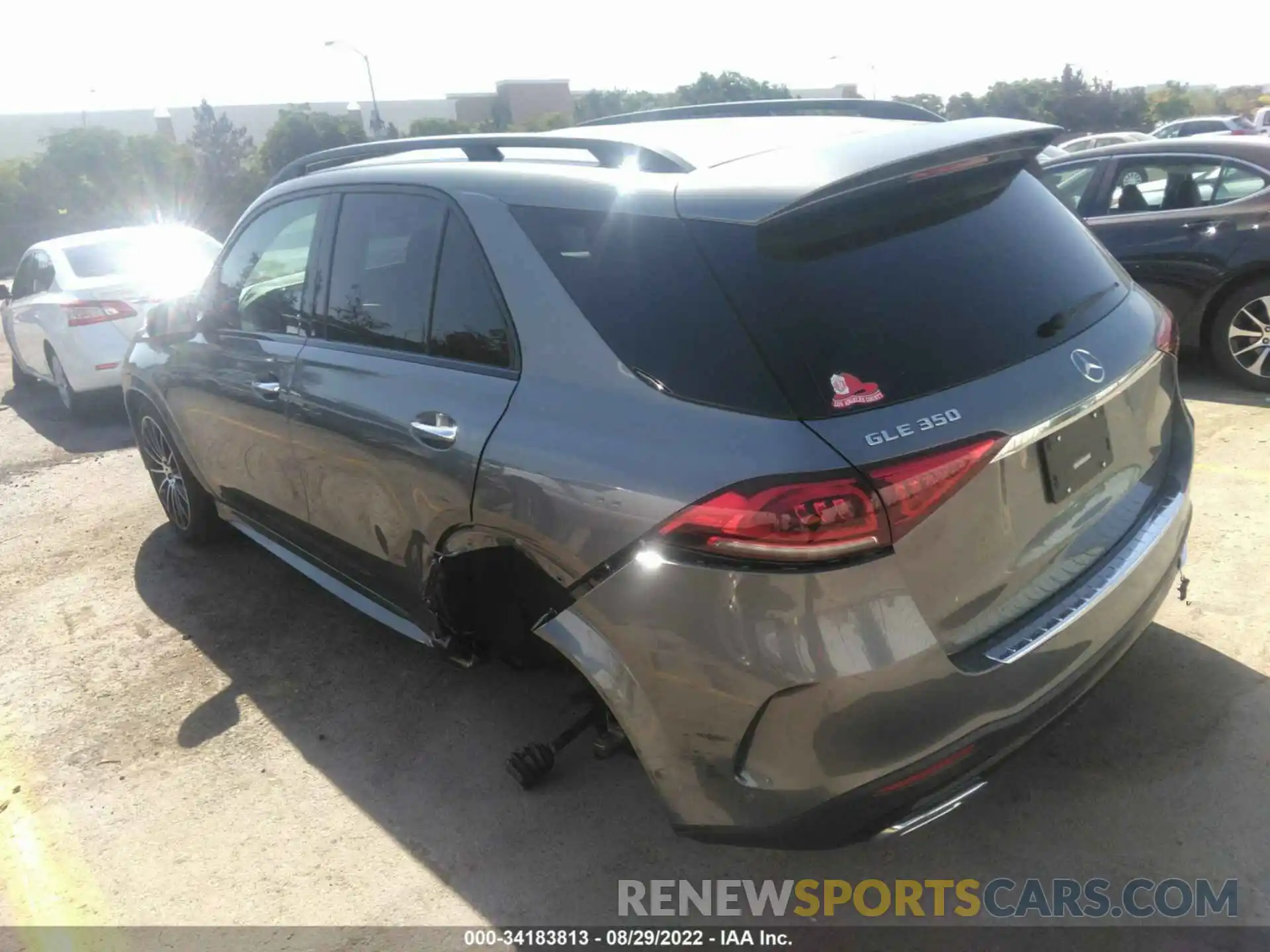 3 Photograph of a damaged car 4JGFB4JB5NA584596 MERCEDES-BENZ GLE 2022