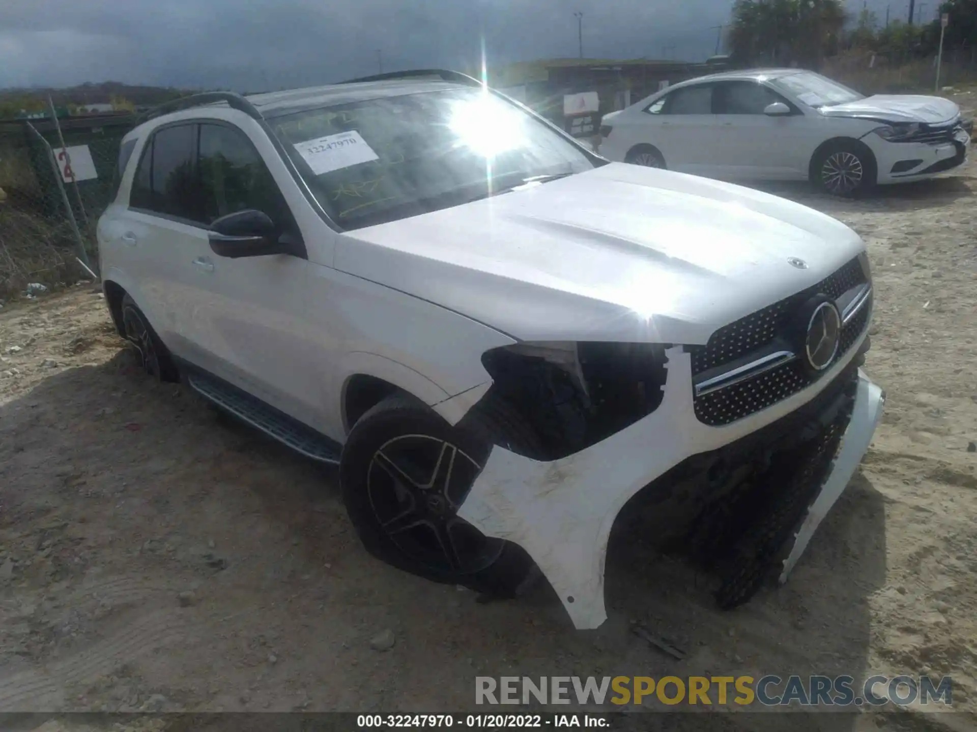 1 Photograph of a damaged car 4JGFB4JB6NA643283 MERCEDES-BENZ GLE 2022