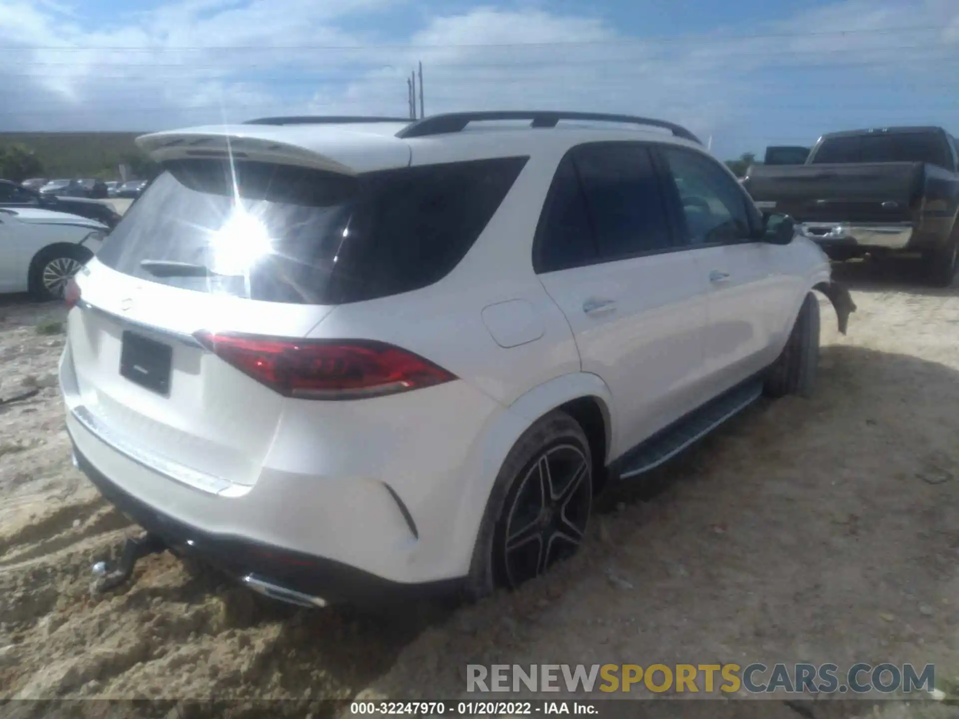 4 Photograph of a damaged car 4JGFB4JB6NA643283 MERCEDES-BENZ GLE 2022