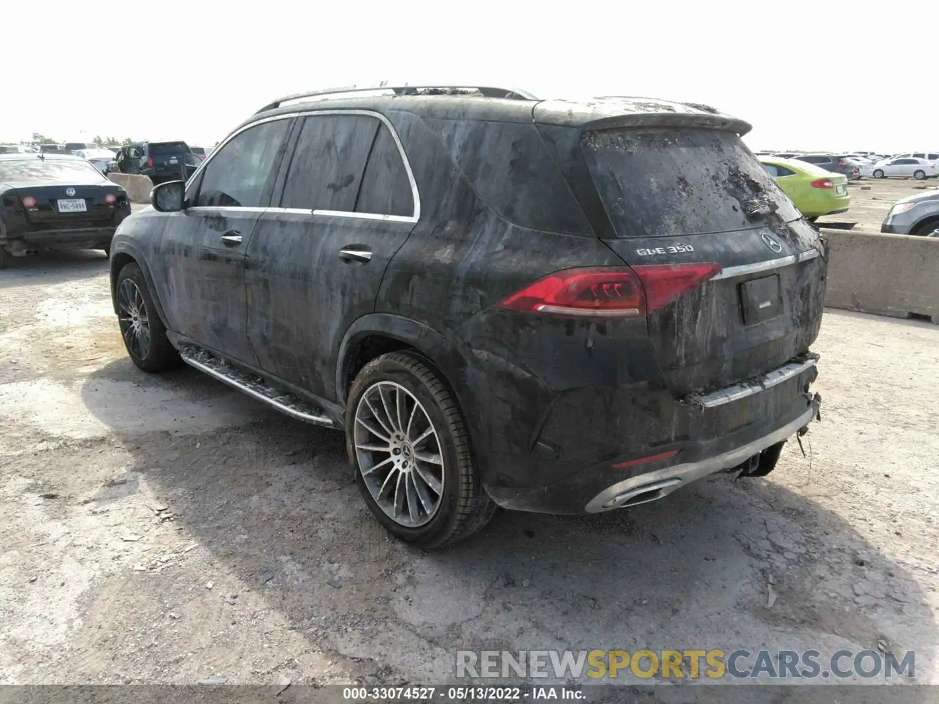 3 Photograph of a damaged car 4JGFB4JB7NA645382 MERCEDES-BENZ GLE 2022