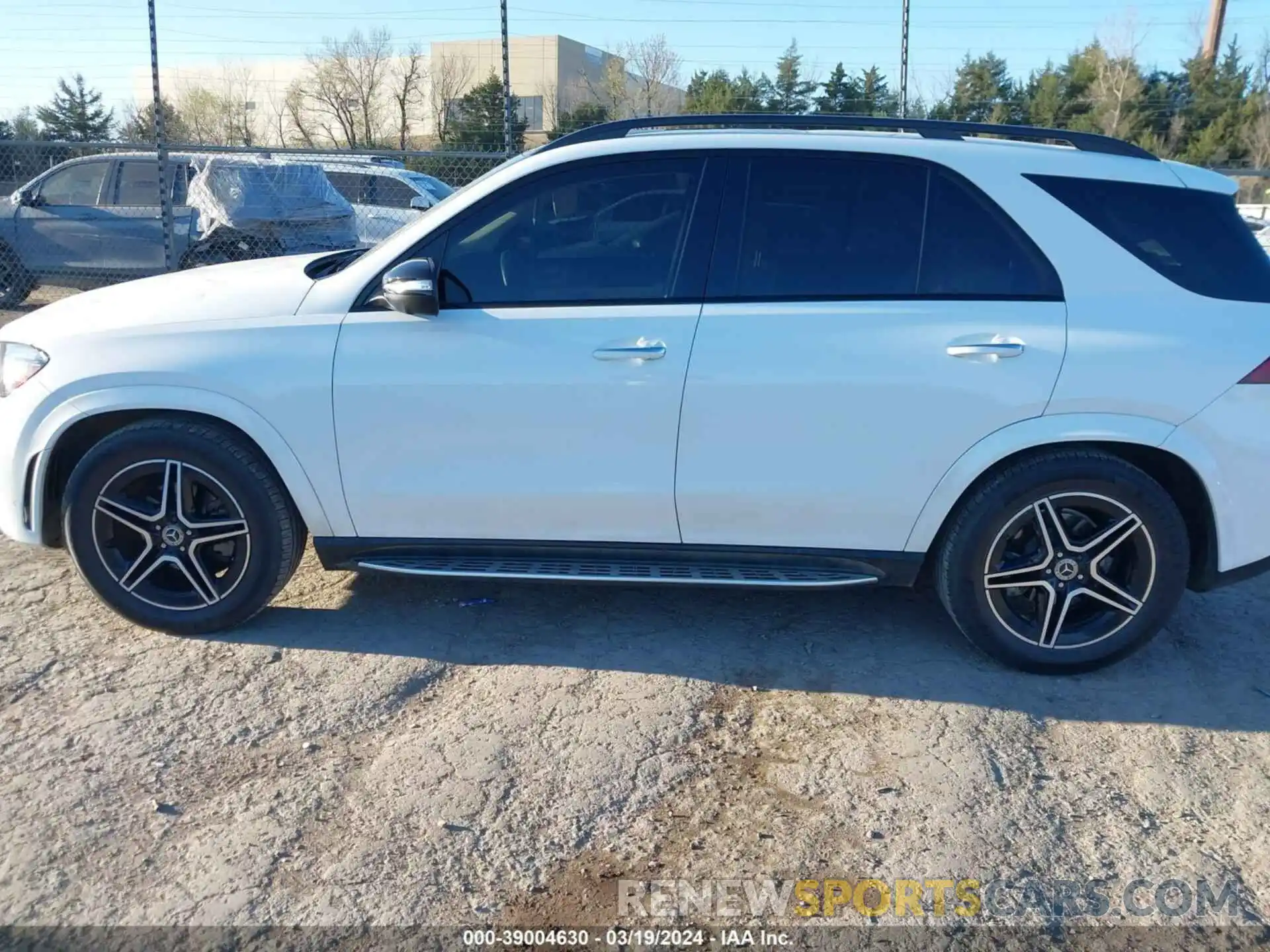 14 Photograph of a damaged car 4JGFB4JB8NA608163 MERCEDES-BENZ GLE 2022