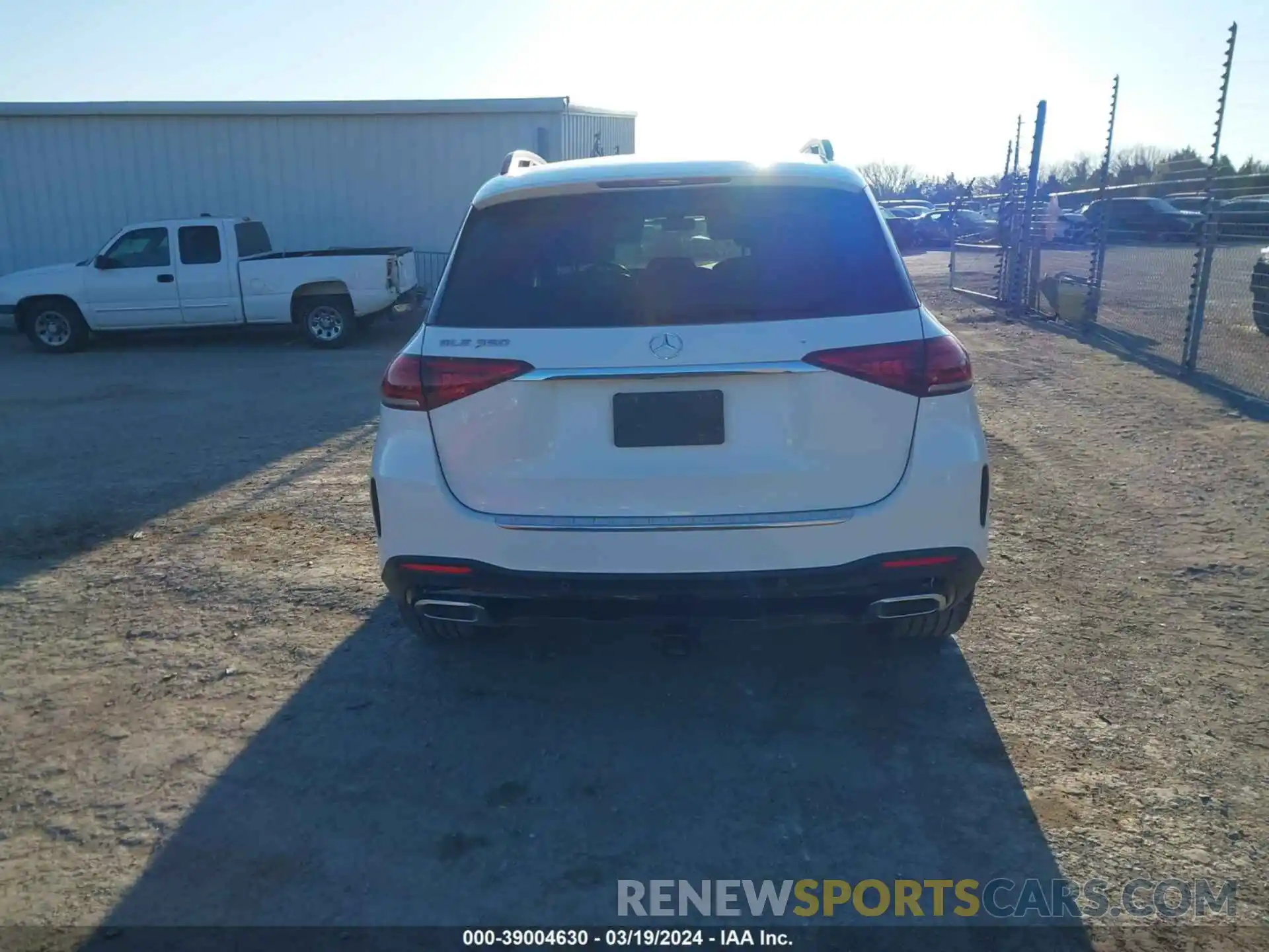 16 Photograph of a damaged car 4JGFB4JB8NA608163 MERCEDES-BENZ GLE 2022