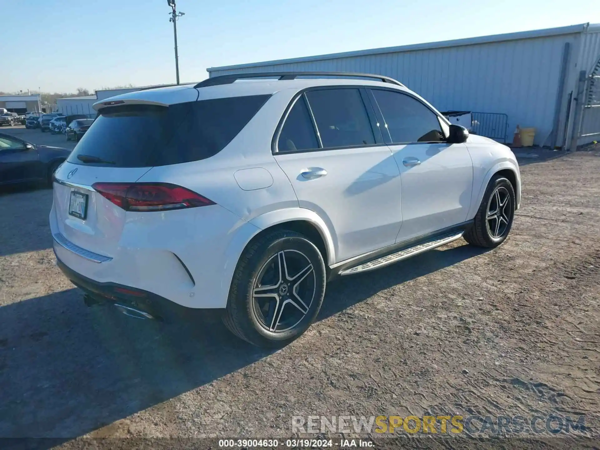 4 Photograph of a damaged car 4JGFB4JB8NA608163 MERCEDES-BENZ GLE 2022