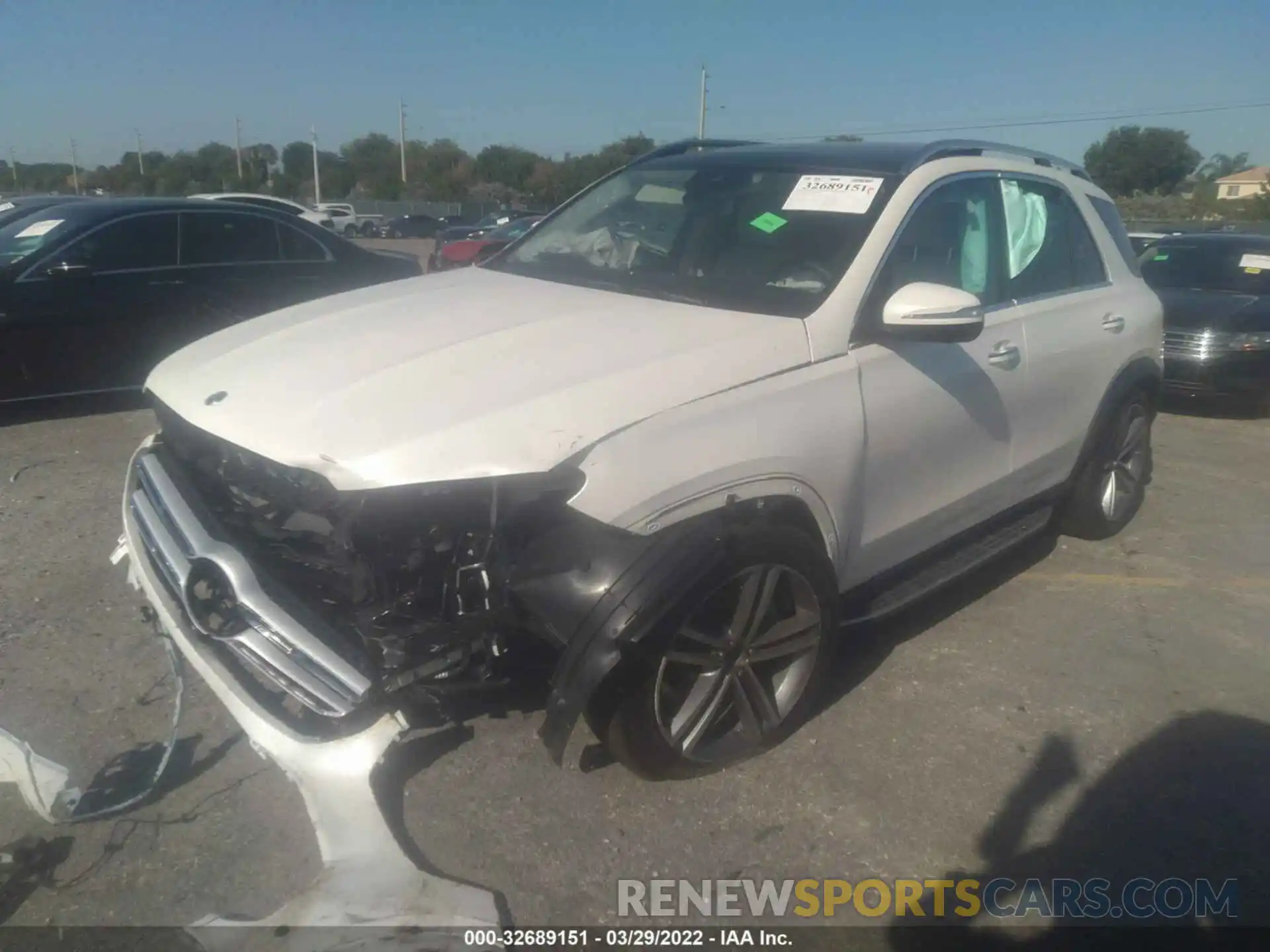 2 Photograph of a damaged car 4JGFB4JB9NA628616 MERCEDES-BENZ GLE 2022