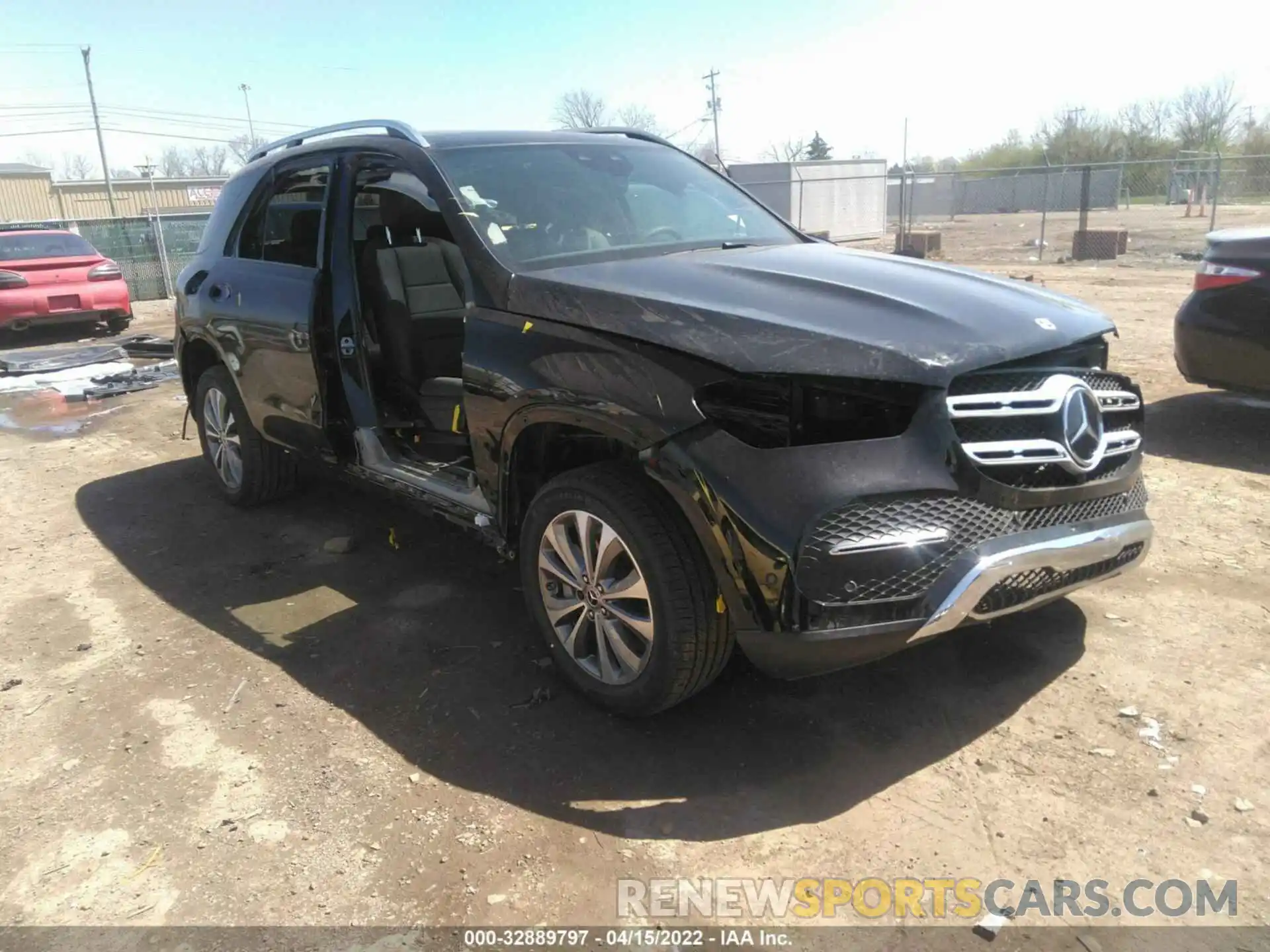 1 Photograph of a damaged car 4JGFB4KB4NA666897 MERCEDES-BENZ GLE 2022