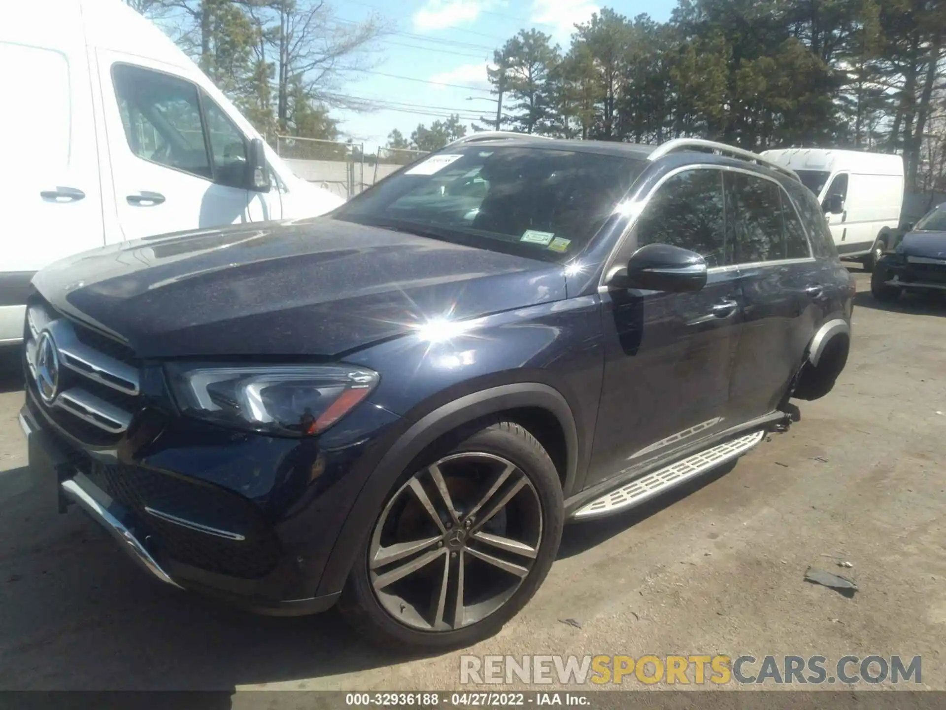 2 Photograph of a damaged car 4JGFB4KB5NA678248 MERCEDES-BENZ GLE 2022