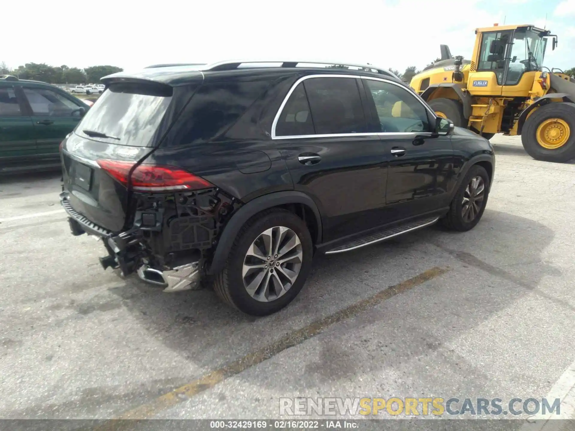 4 Photograph of a damaged car 4JGFB4KE1NA591005 MERCEDES-BENZ GLE 2022