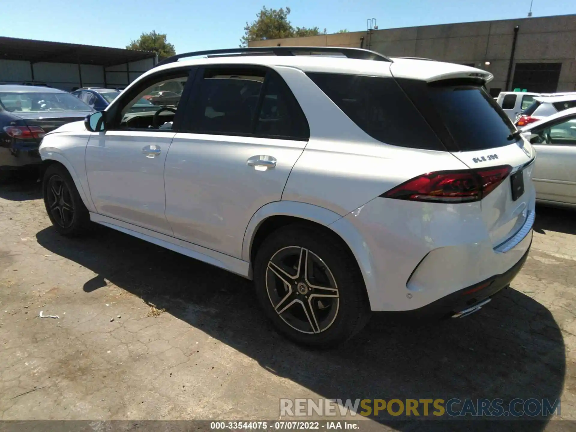 3 Photograph of a damaged car 4JGFB4KE7NA656133 MERCEDES-BENZ GLE 2022