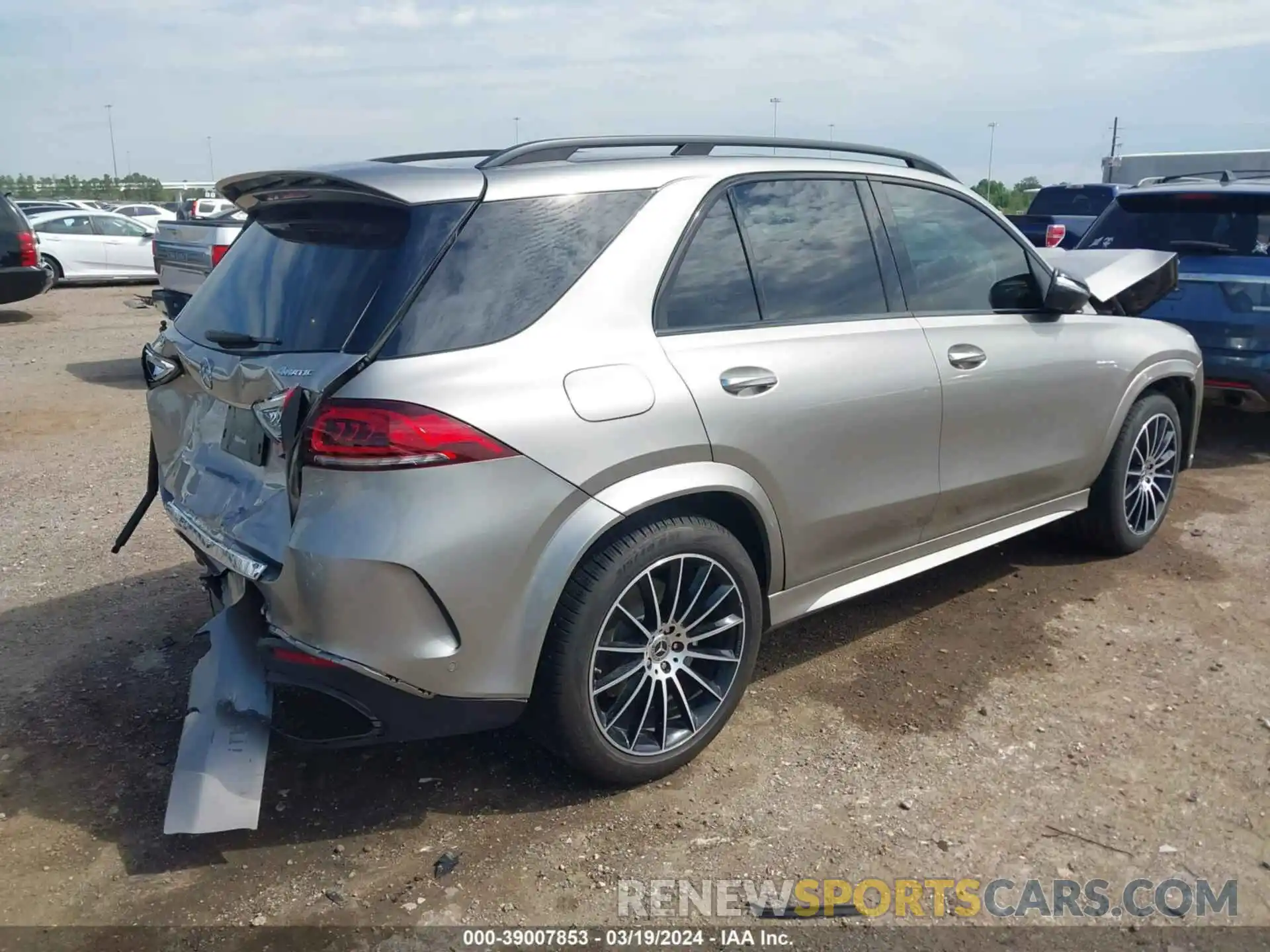 4 Photograph of a damaged car 4JGFB5KB7NA772878 MERCEDES-BENZ GLE 2022