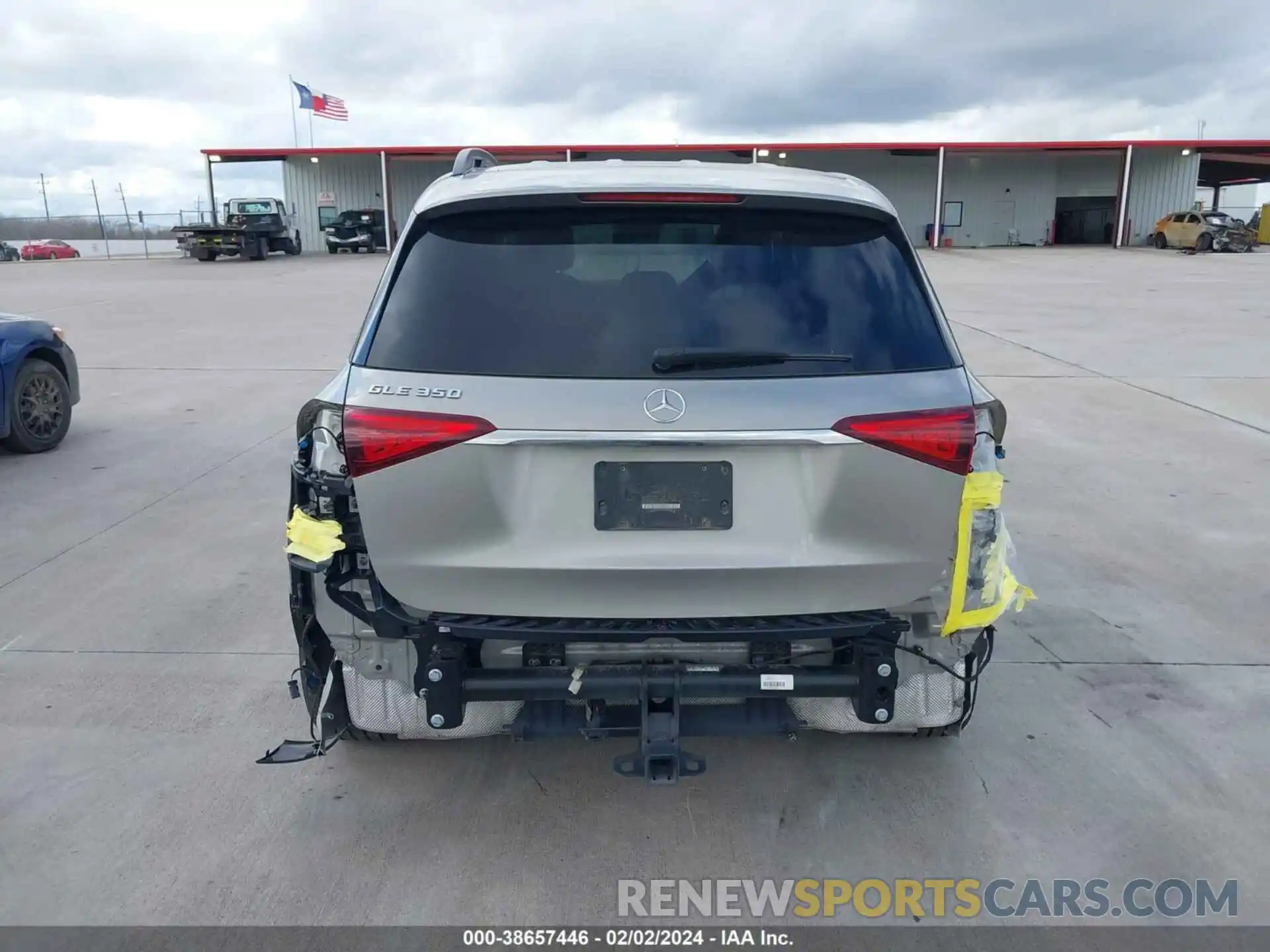 17 Photograph of a damaged car 4JGFB4JB2LA214784 MERCEDES-BENZ GLE 350 2020