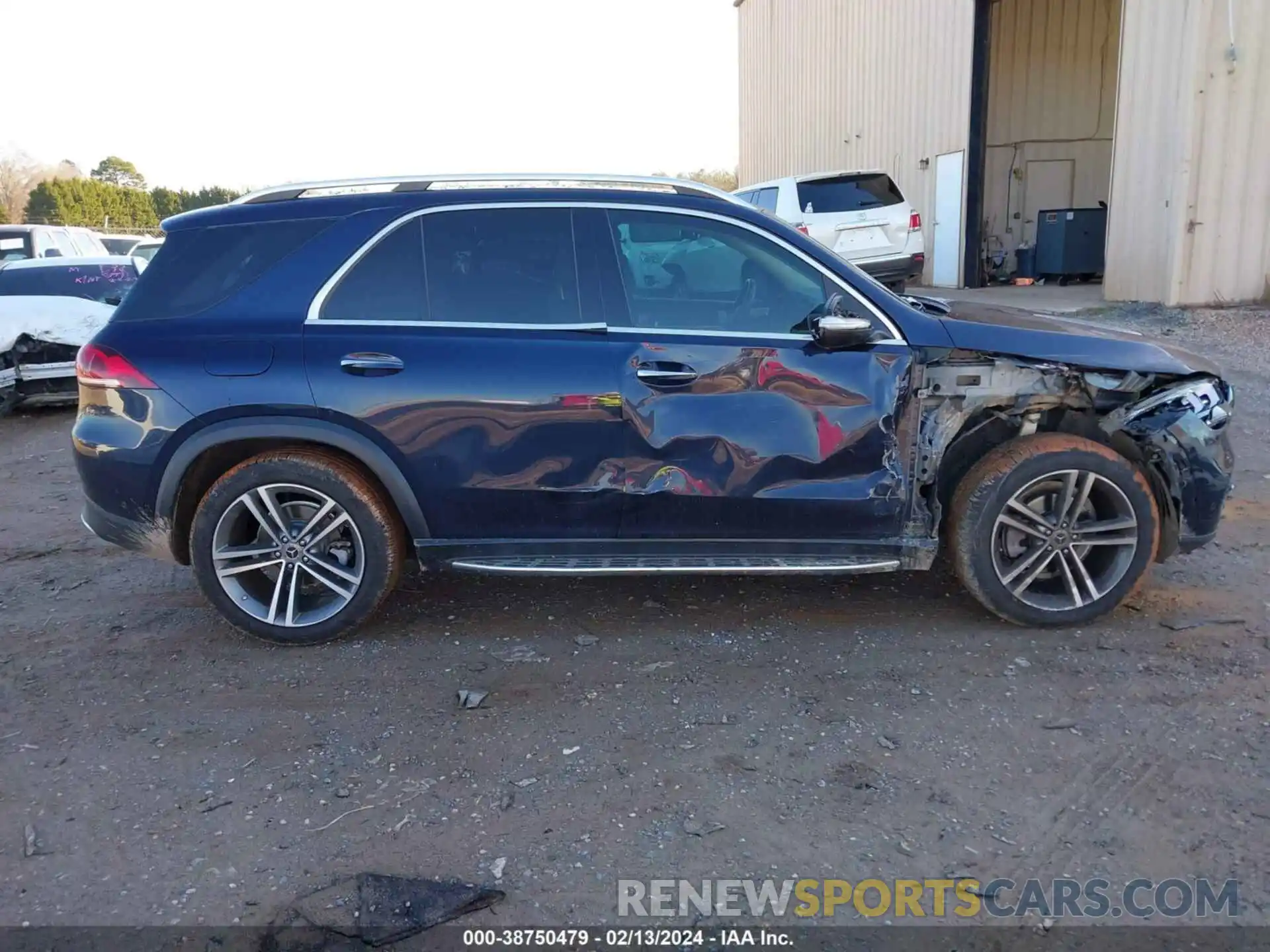 13 Photograph of a damaged car 4JGFB4JE7LA232255 MERCEDES-BENZ GLE 350 2020