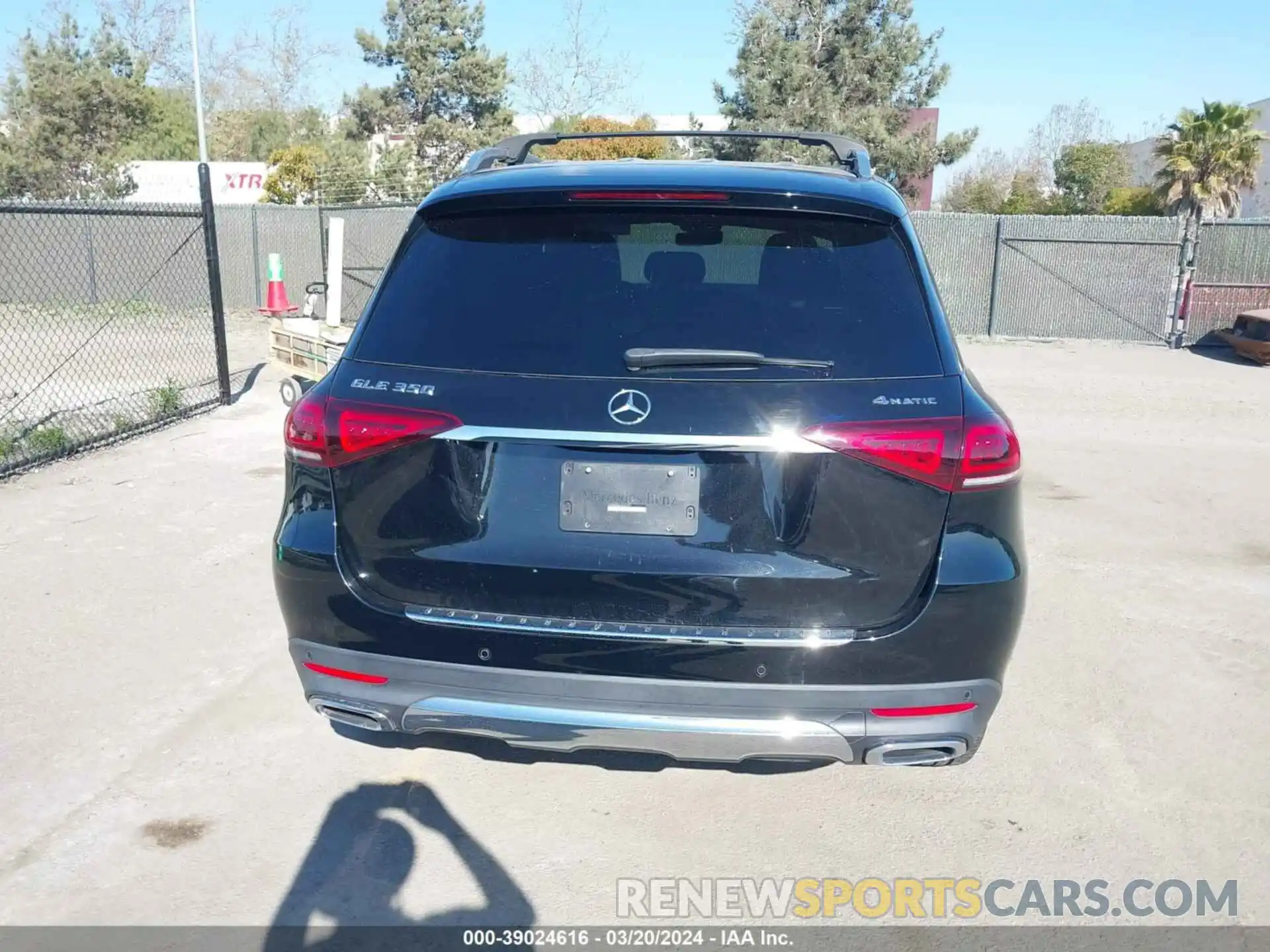 16 Photograph of a damaged car 4JGFB4KE6LA051971 MERCEDES-BENZ GLE 350 2020