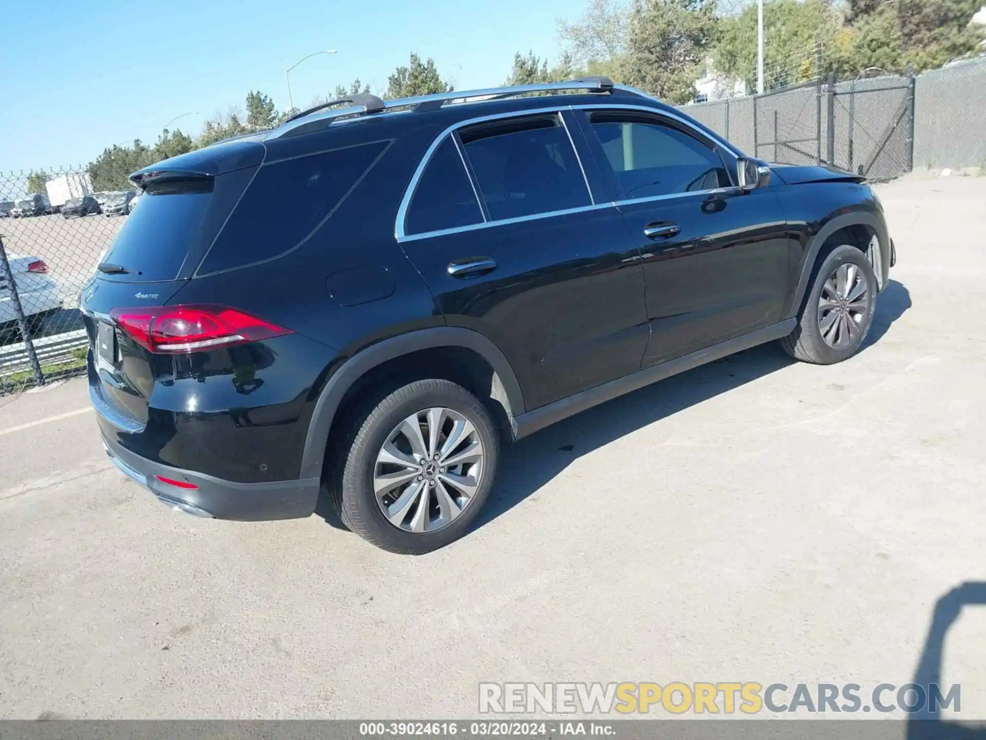 4 Photograph of a damaged car 4JGFB4KE6LA051971 MERCEDES-BENZ GLE 350 2020