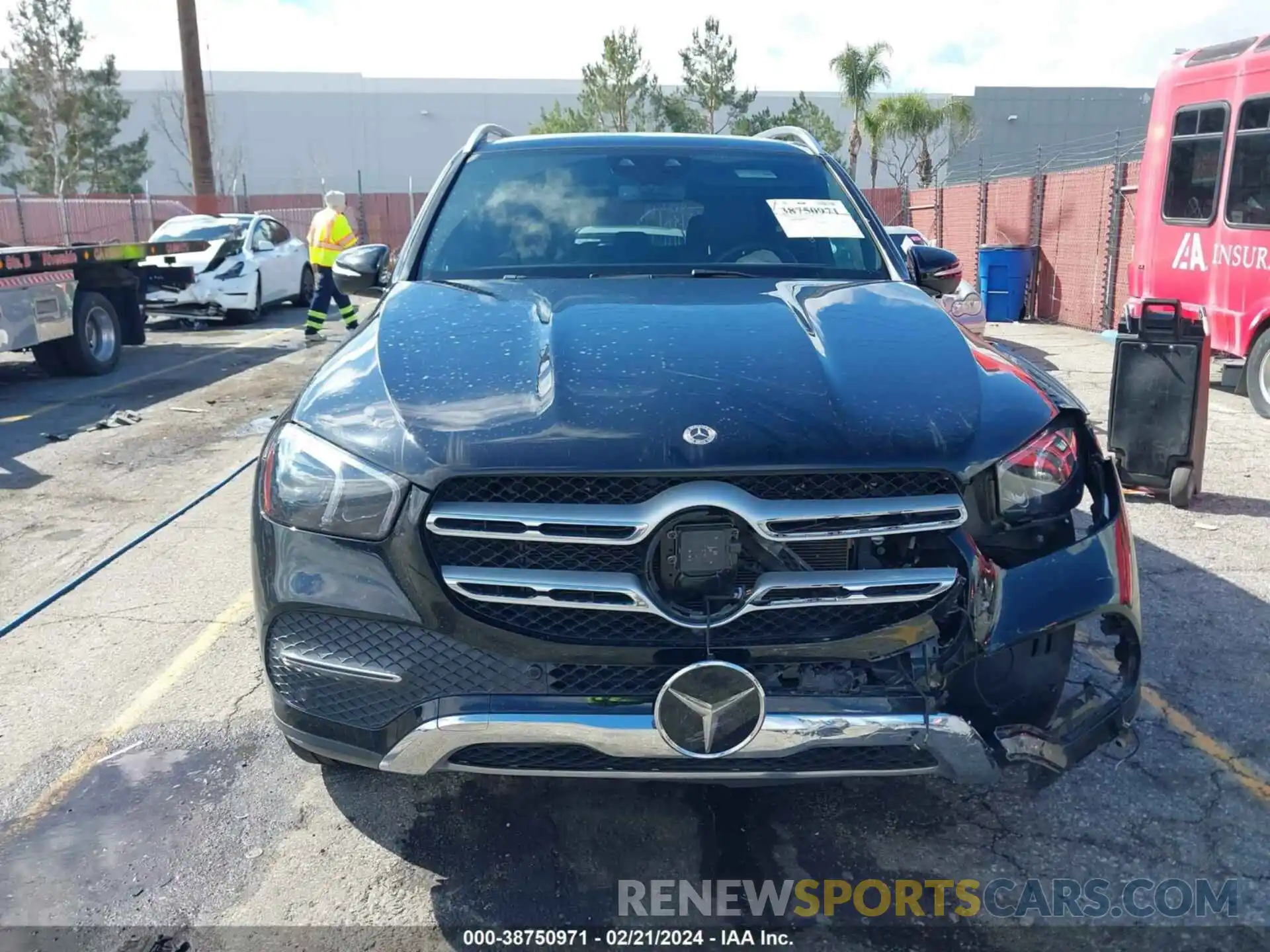 11 Photograph of a damaged car 4JGFB4JB0NA681978 MERCEDES-BENZ GLE 350 2022