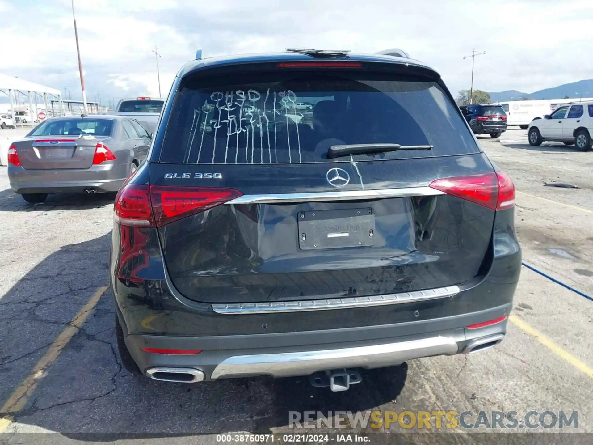 15 Photograph of a damaged car 4JGFB4JB0NA681978 MERCEDES-BENZ GLE 350 2022