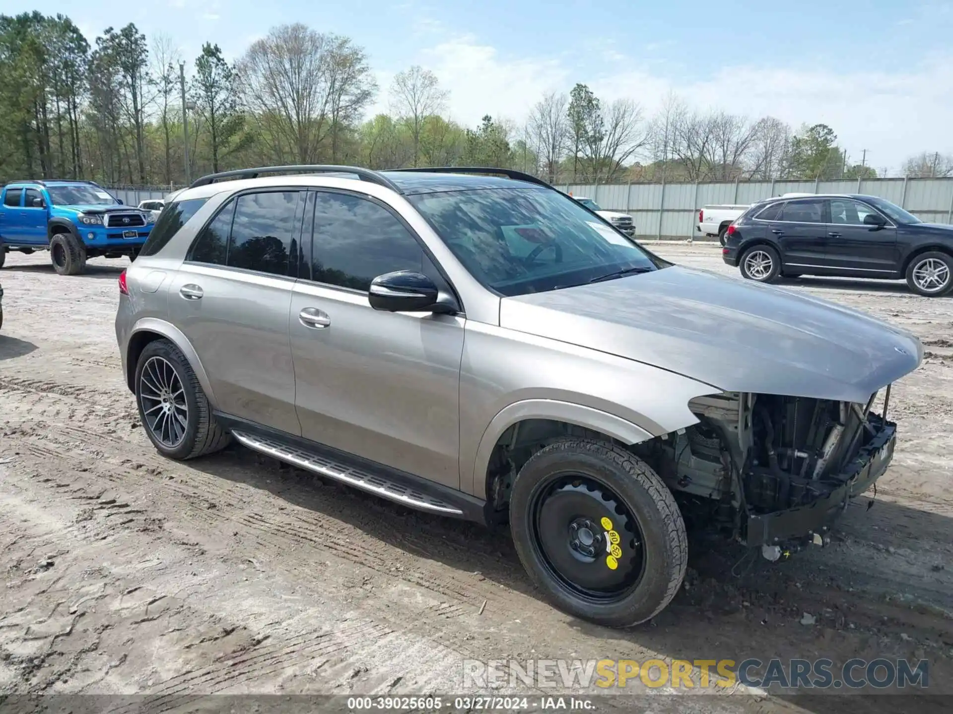 1 Photograph of a damaged car 4JGFB4JB7NA610678 MERCEDES-BENZ GLE 350 2022