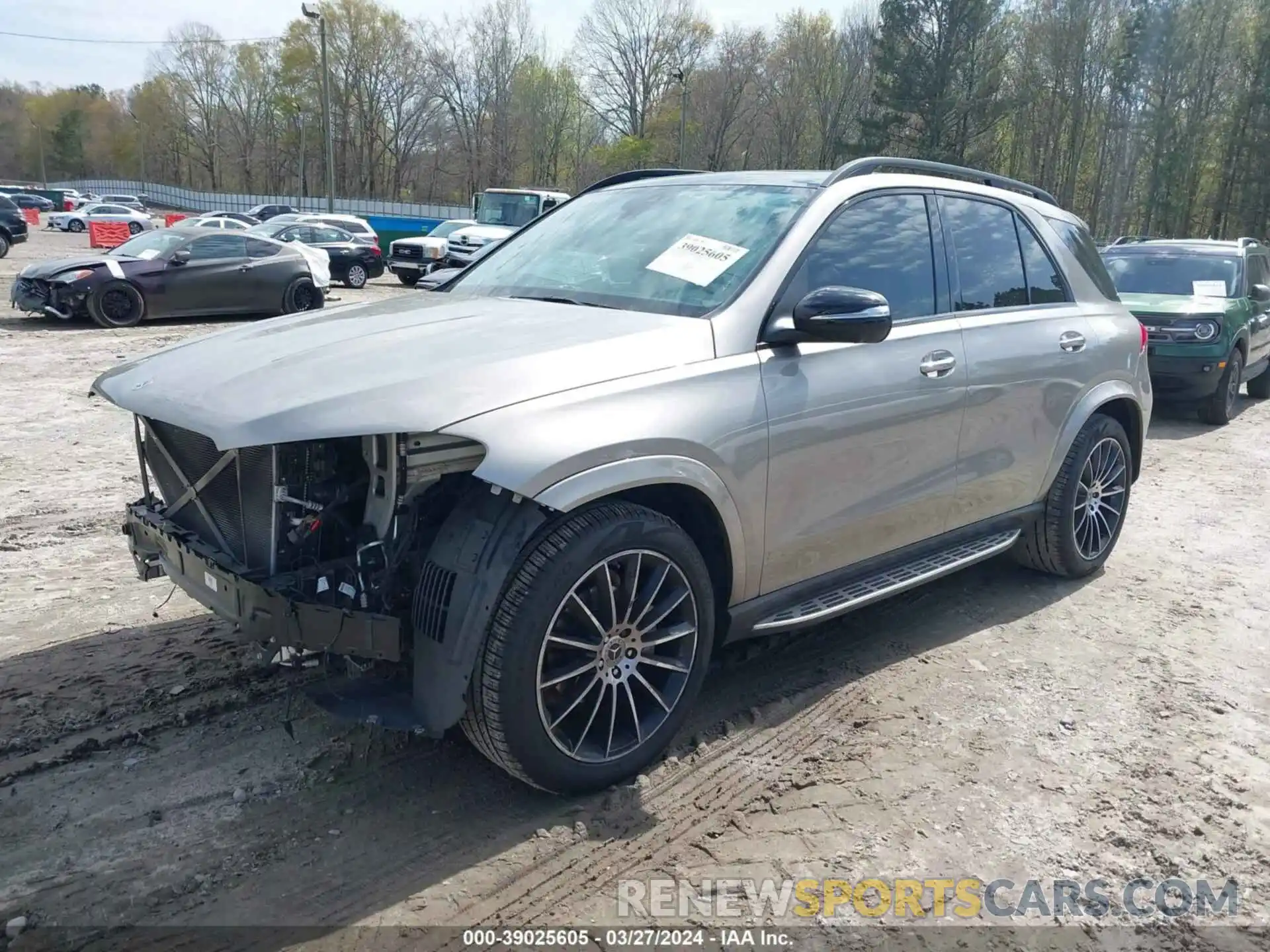 2 Photograph of a damaged car 4JGFB4JB7NA610678 MERCEDES-BENZ GLE 350 2022