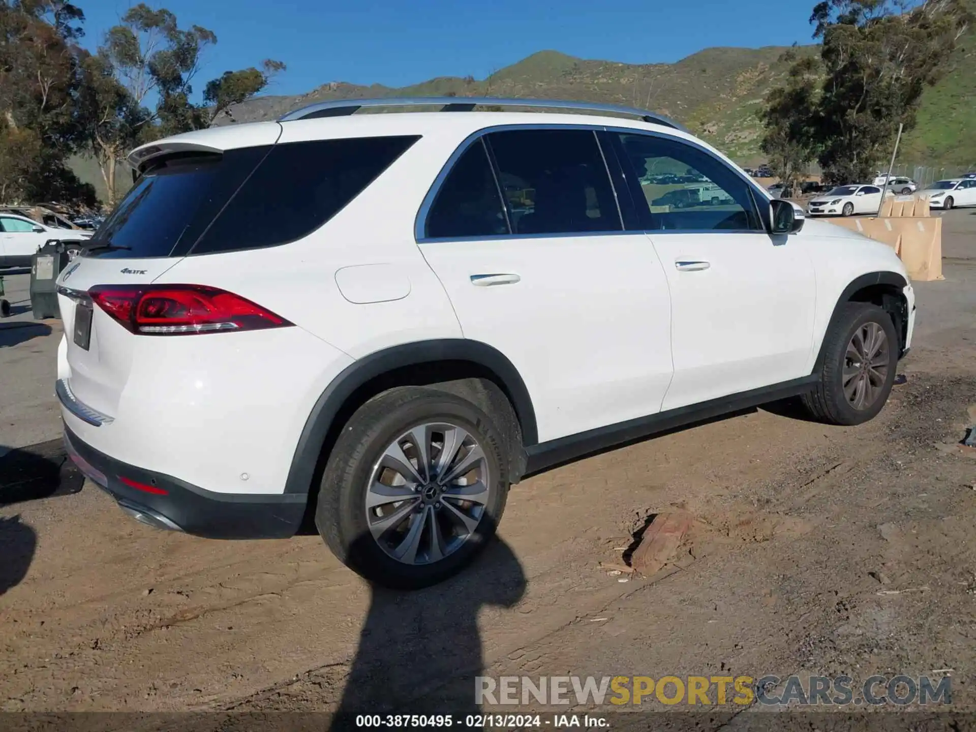 4 Photograph of a damaged car 4JGFB4KB7NA607066 MERCEDES-BENZ GLE 350 2022